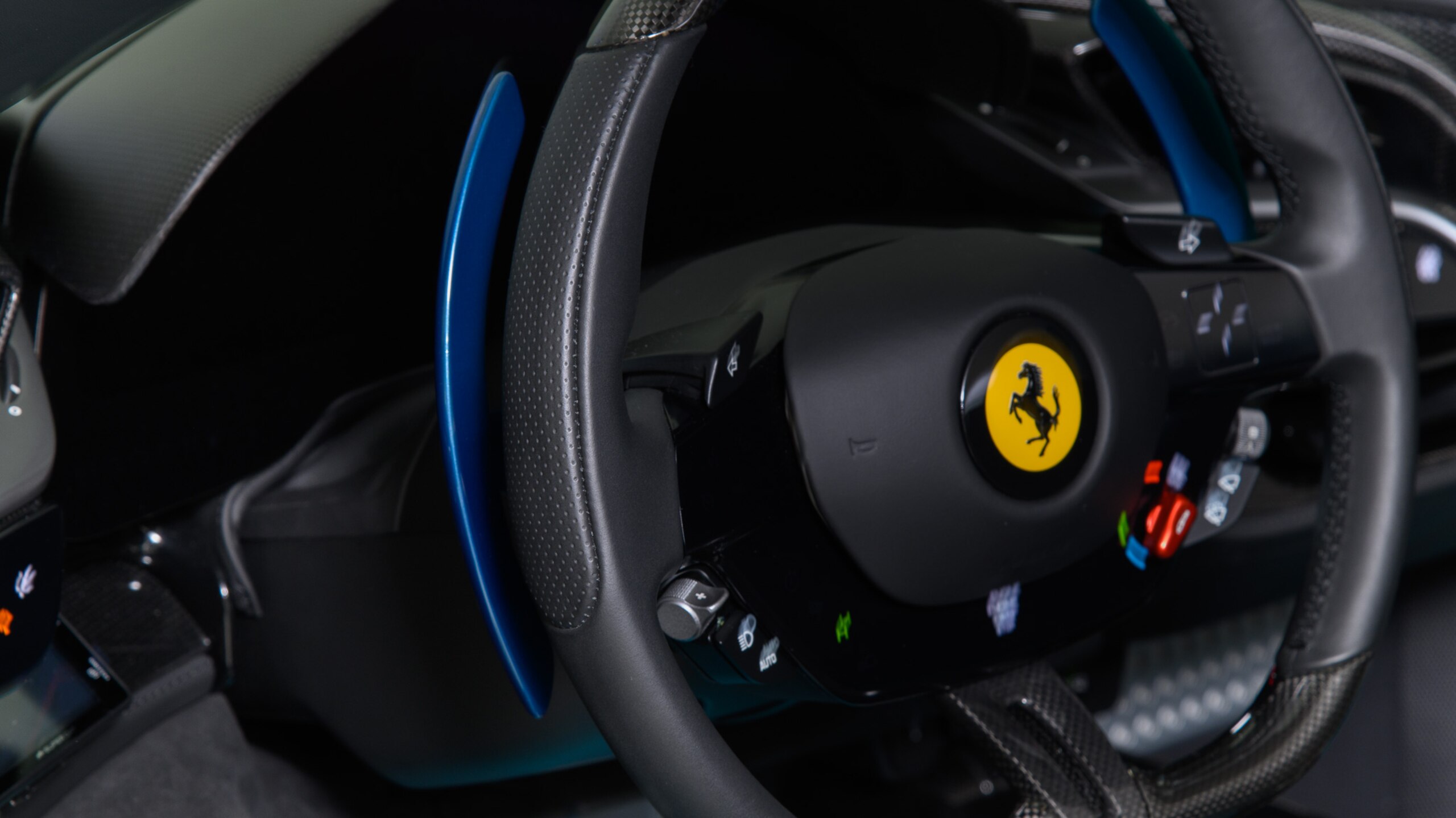 2023 Ferrari SF90 Spider Tailor Made — Photo 21 / 26