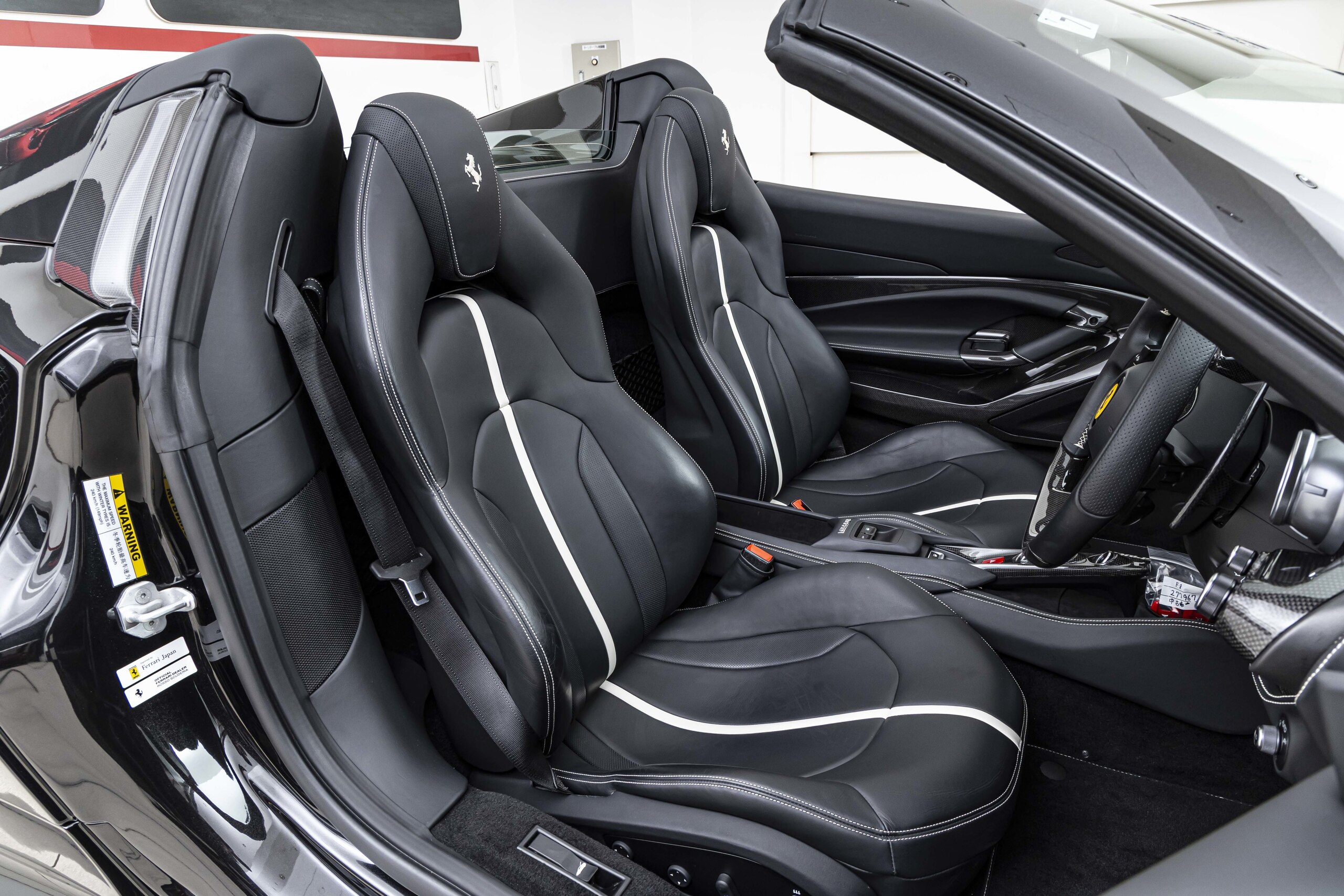2022 Ferrari F8 Spider — Photo 7 / 32