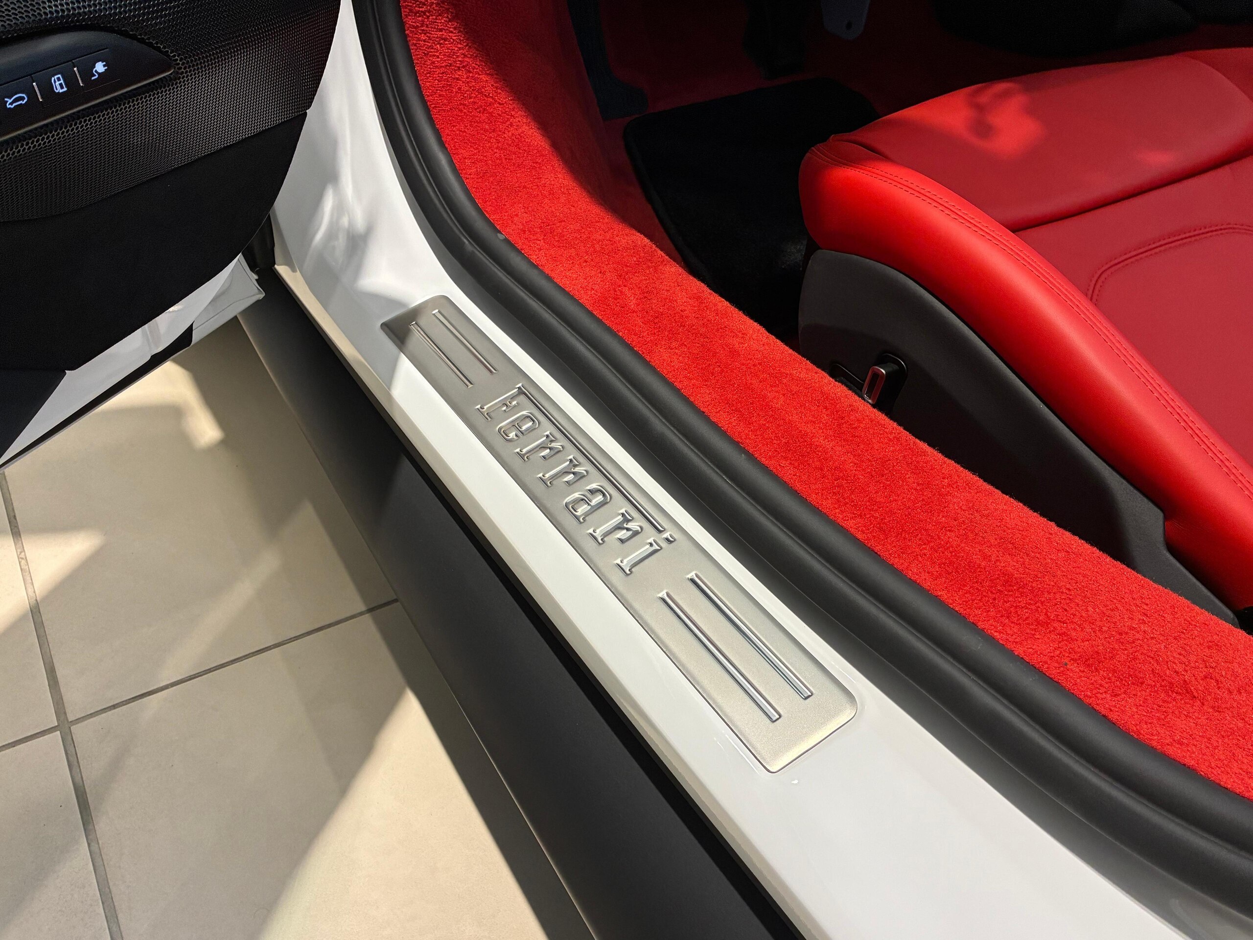 2025 Ferrari 296GTS — Photo 46 / 76