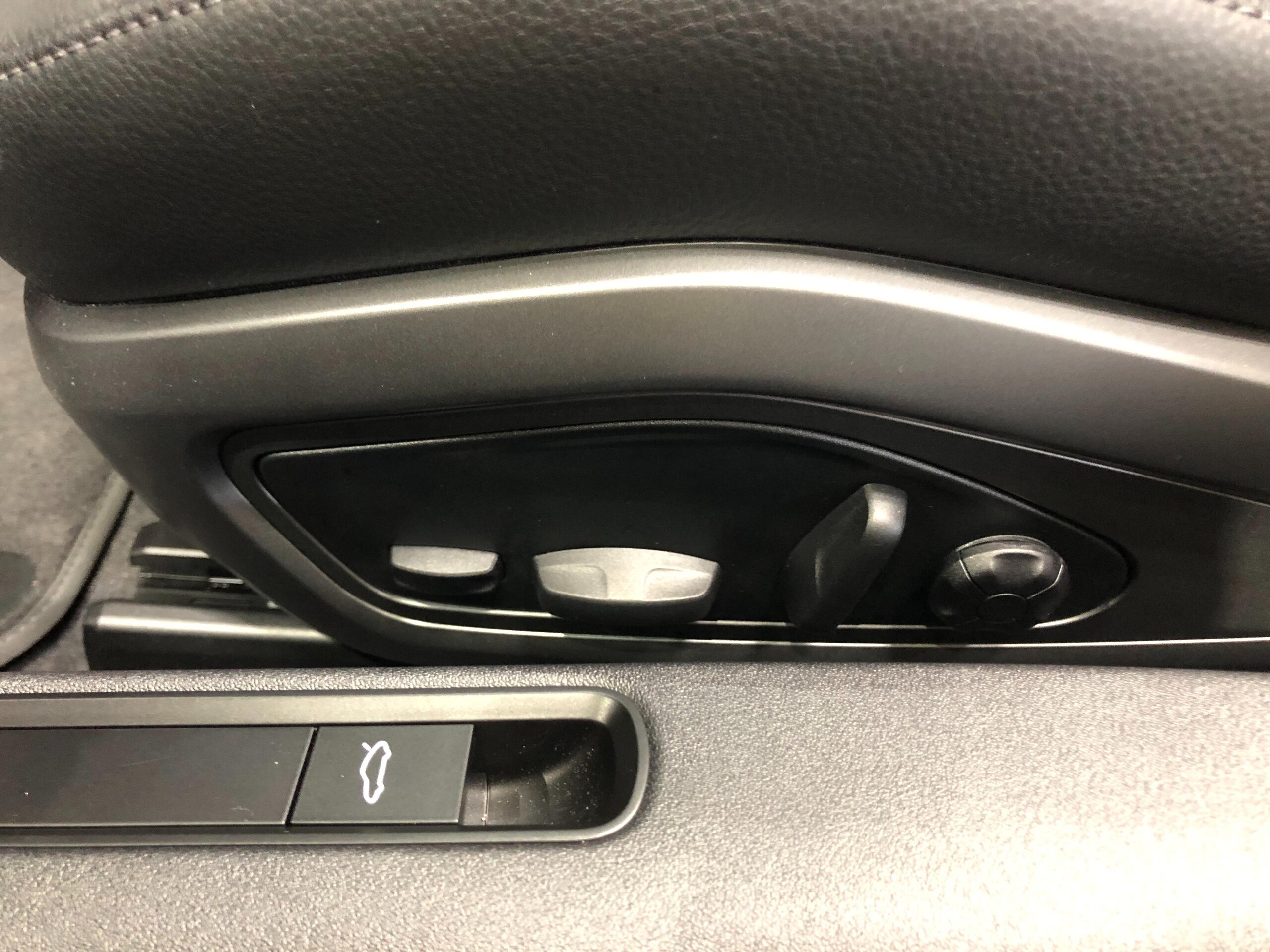 2024 Porsche 911 Targa 4 — Photo 15 / 26