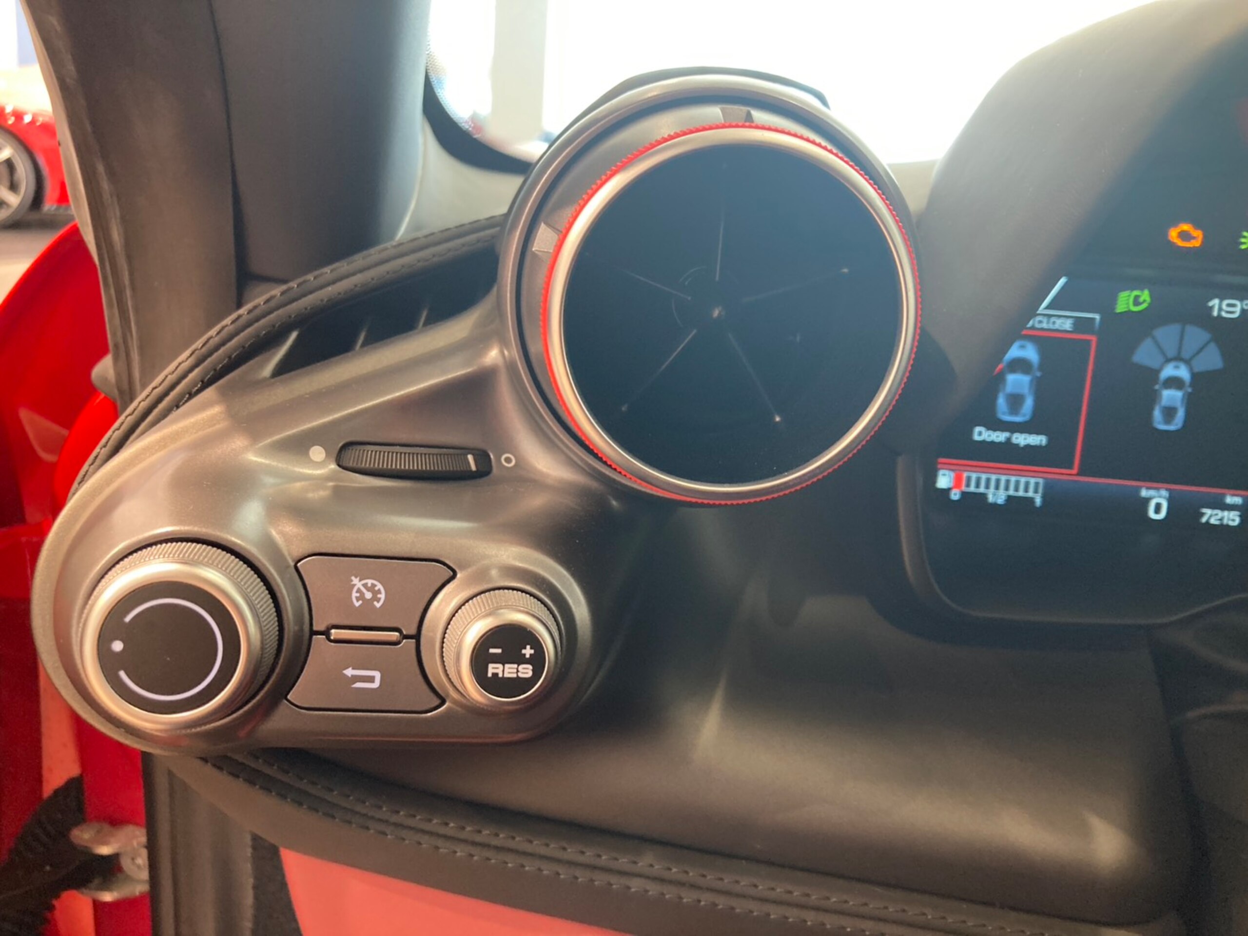 2020 Ferrari F8 Tributo — Photo 19 / 31