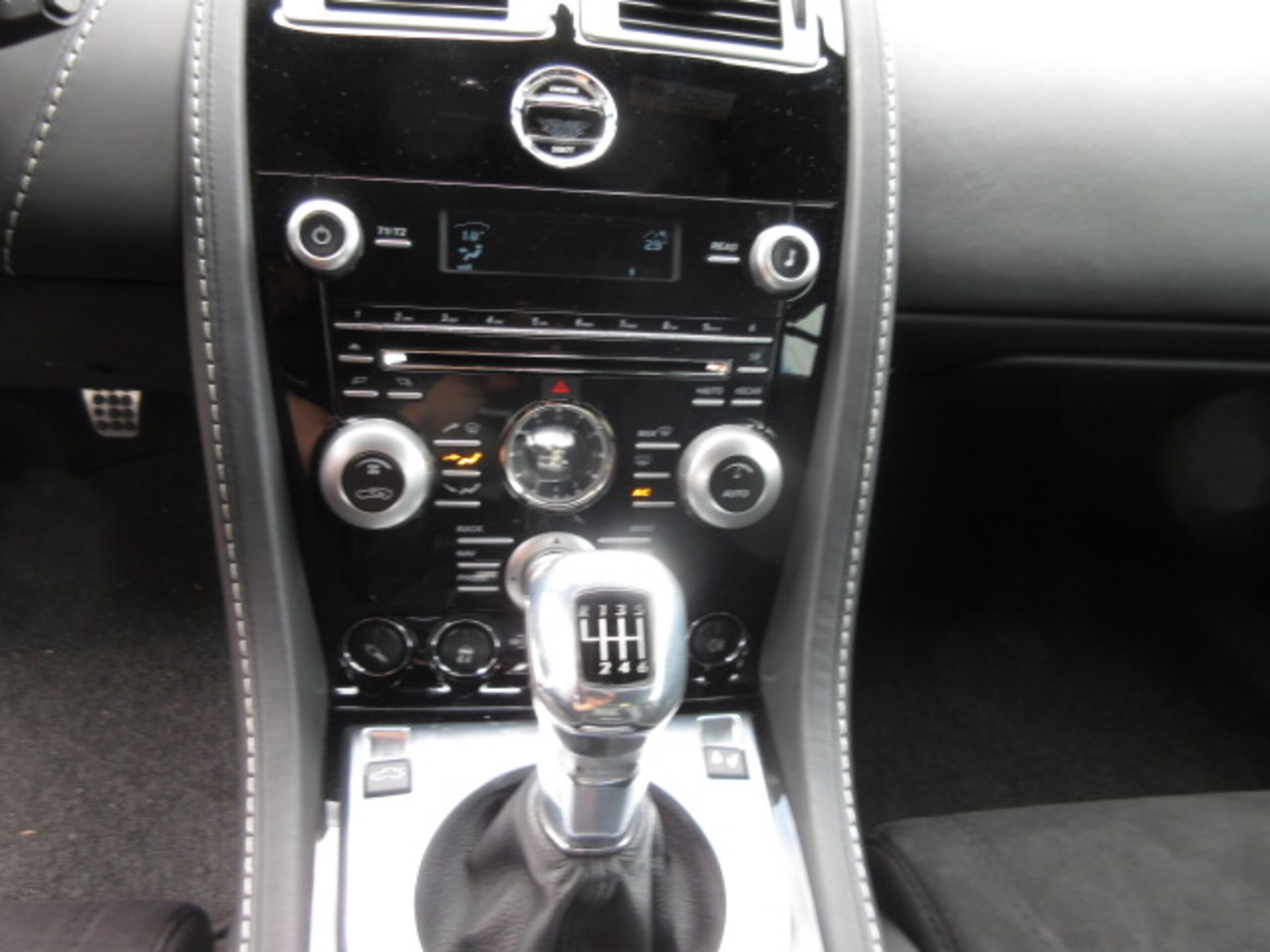 2008 Aston Martin DBS — Photo 6 / 14