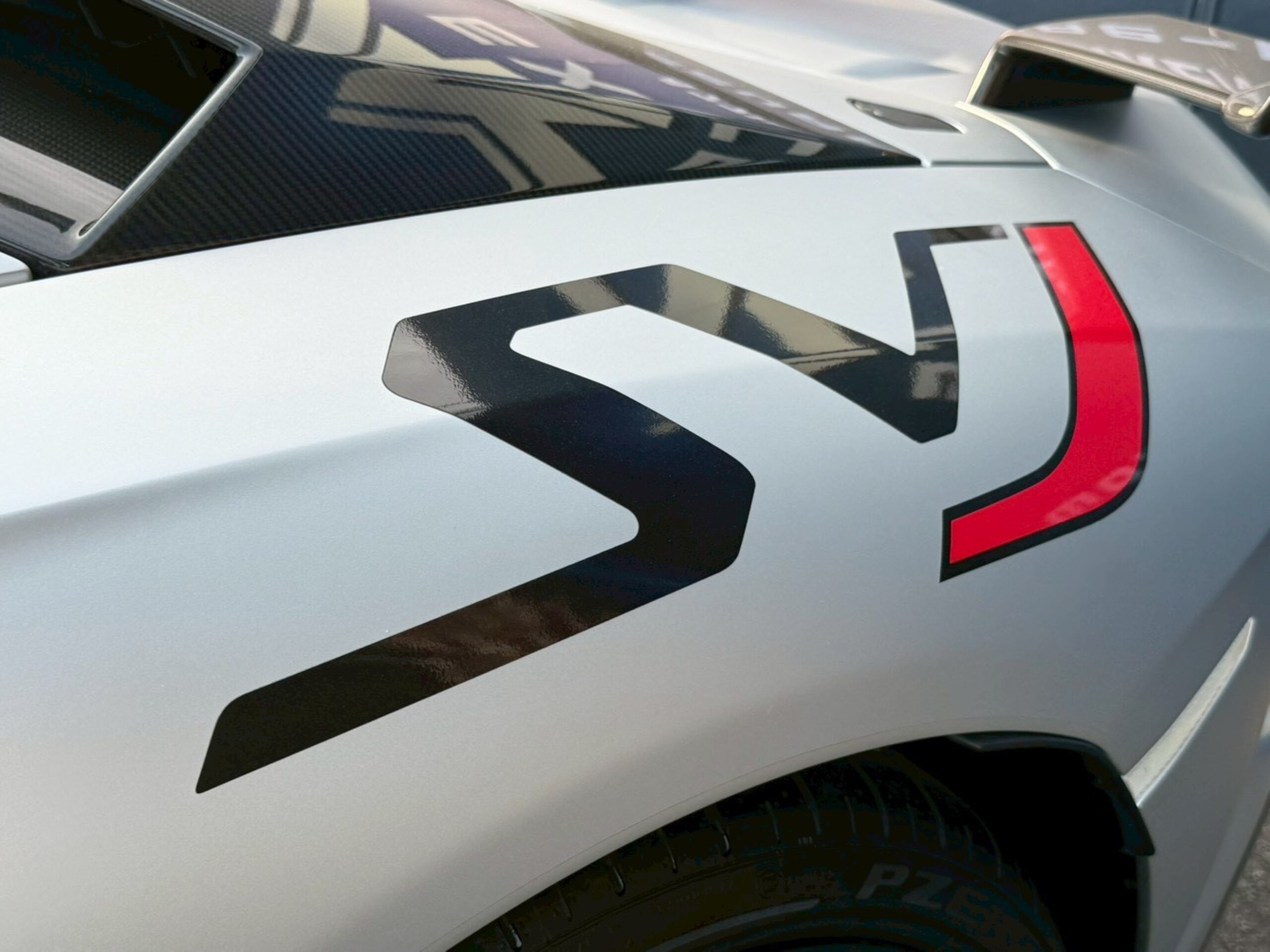 2019 Lamborghini Aventador SVJ — Photo 15 / 41
