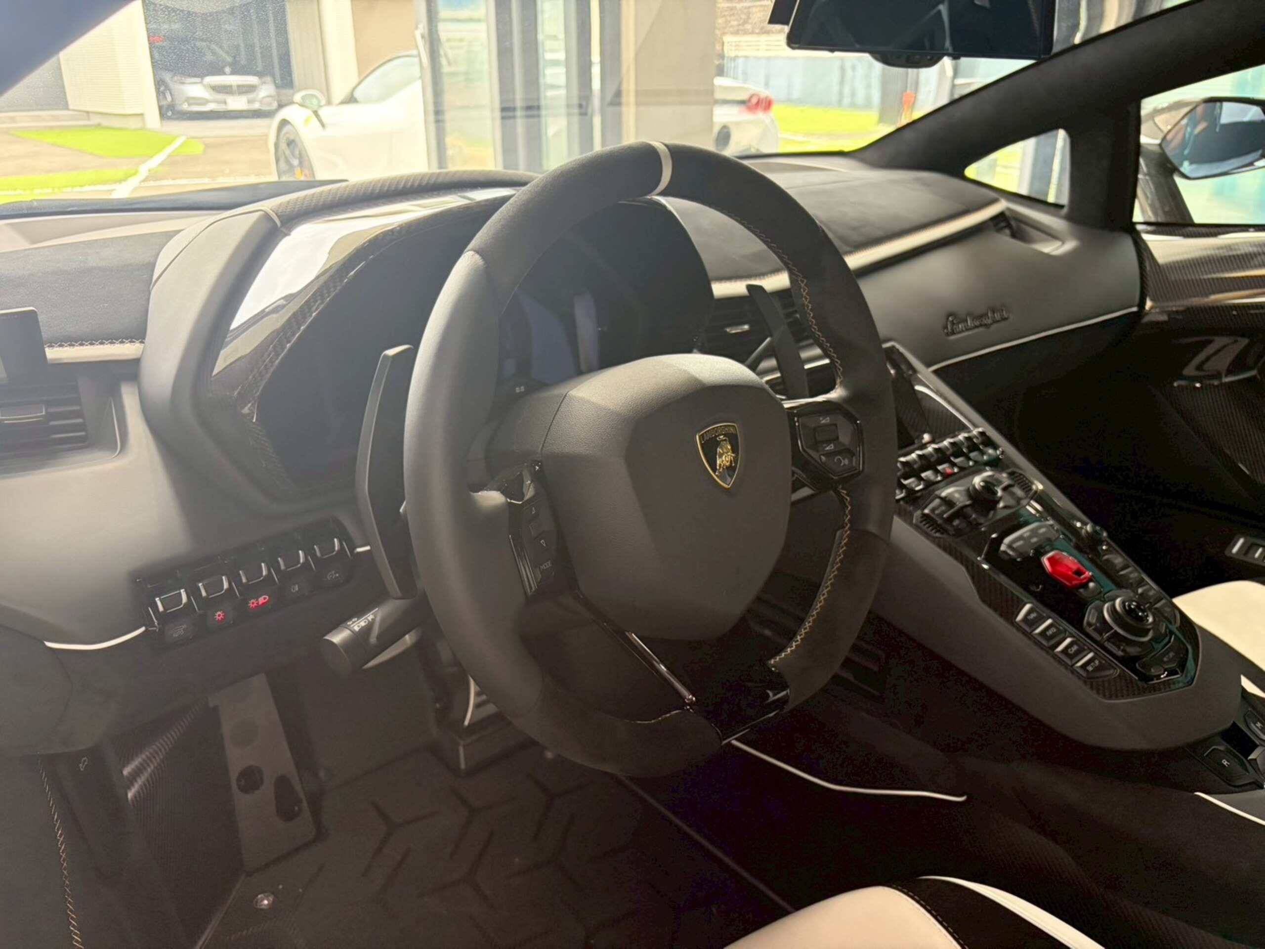2019 Lamborghini Aventador SVJ — Photo 7 / 41