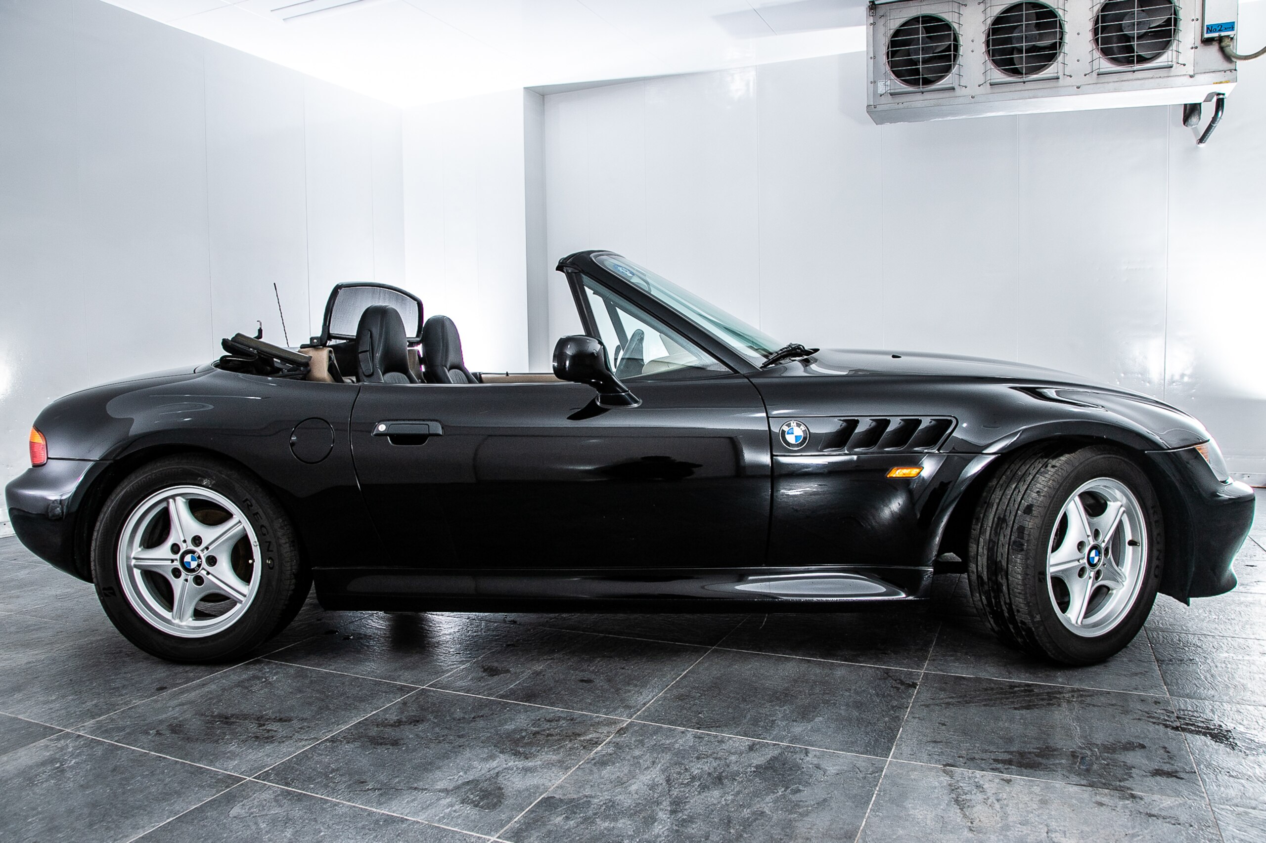 1996 BMW Z3 Roadster — Photo 8 / 26