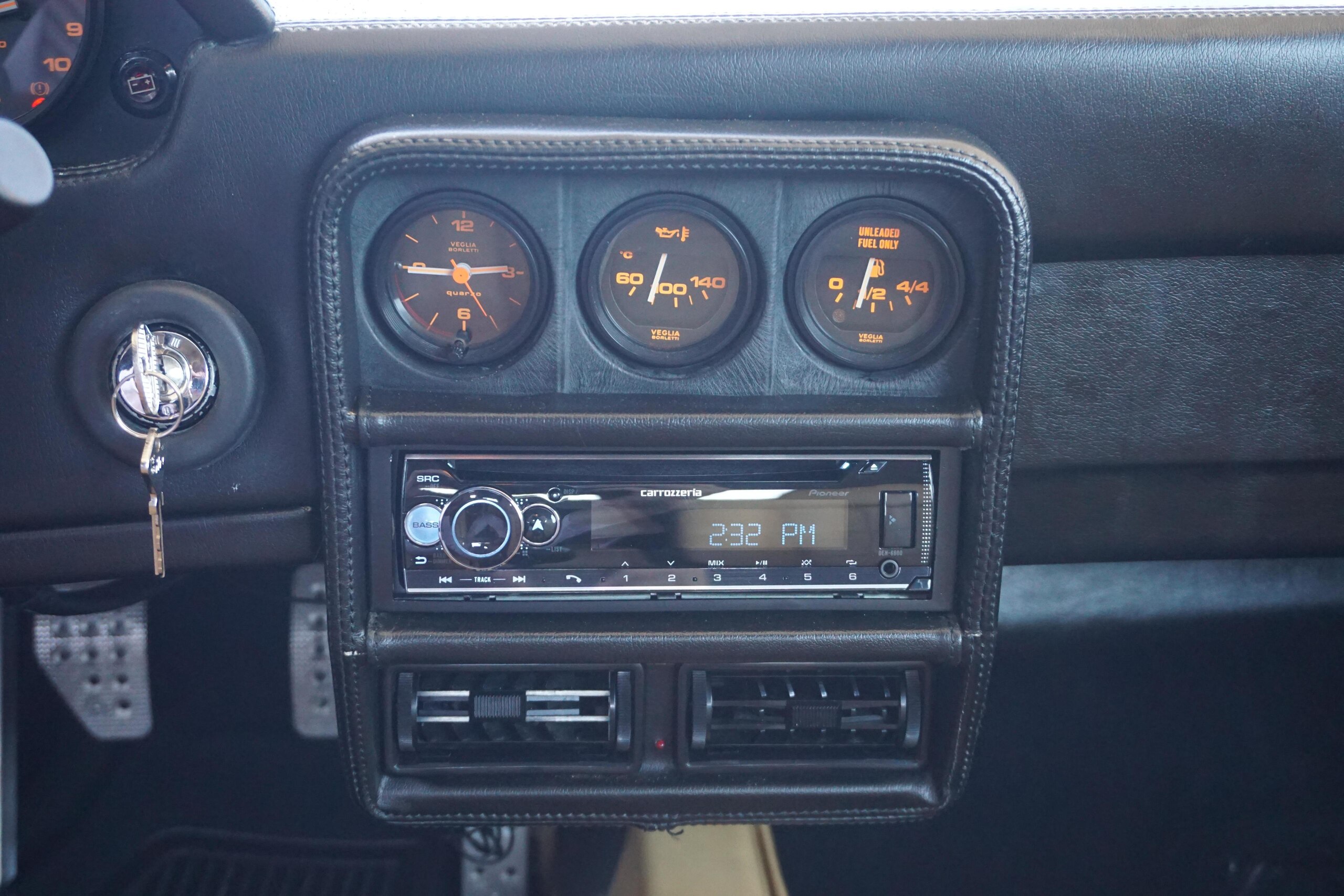 1988 Ferrari 328 GTB — Photo 13 / 18