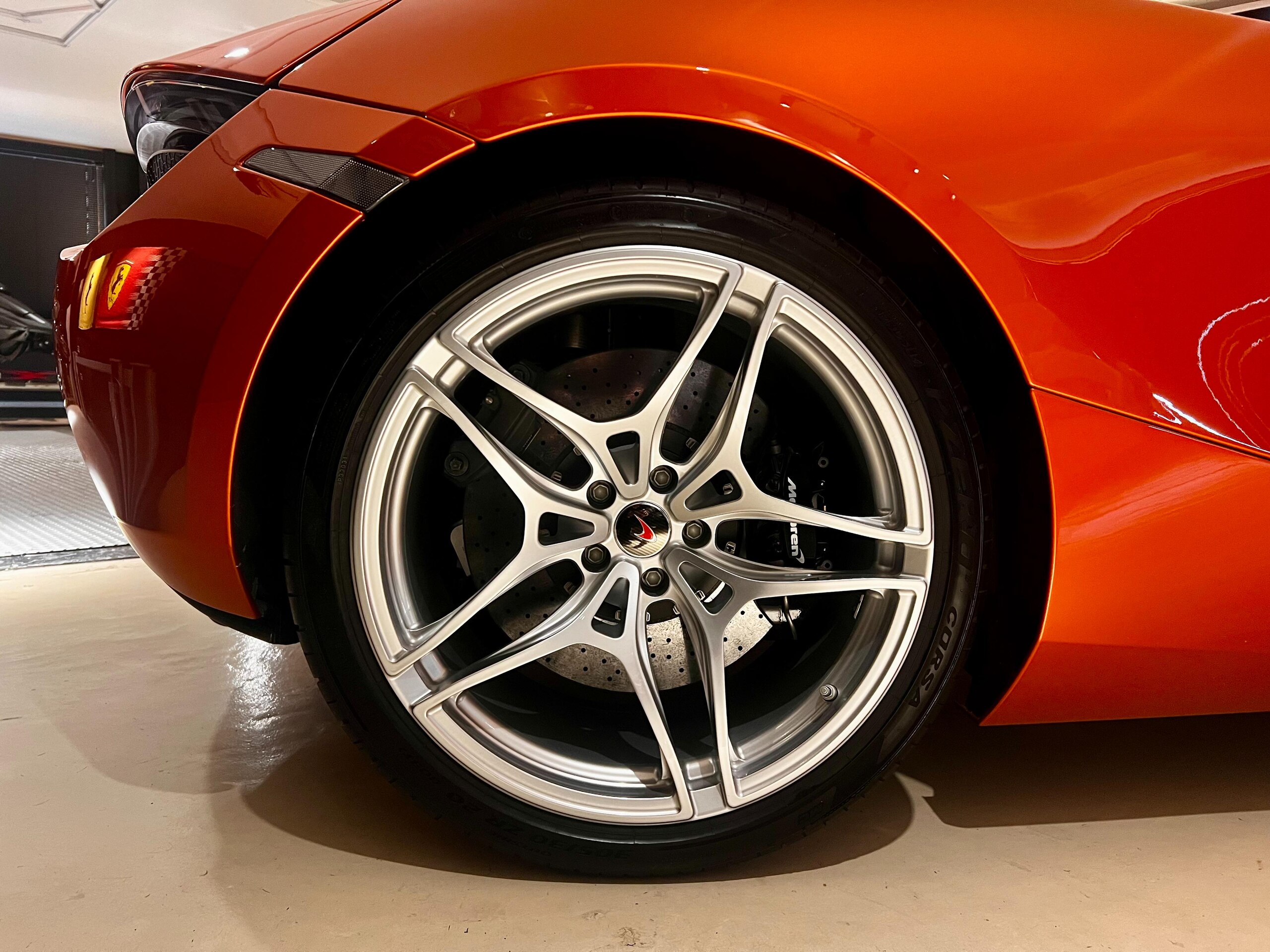 2018 McLaren 720S — Photo 19 / 20