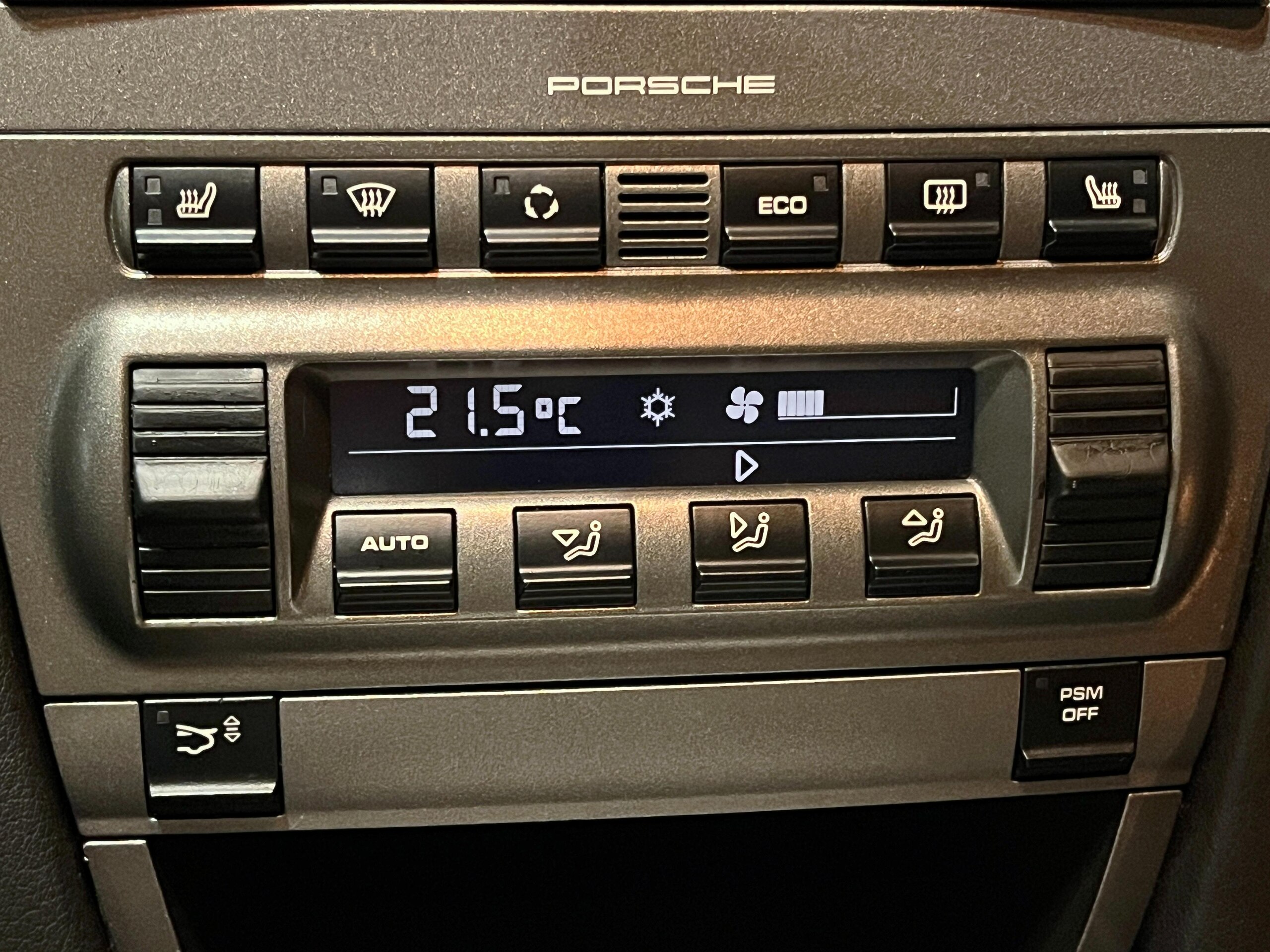 2004 Porsche 911 Carrera — Photo 9 / 14