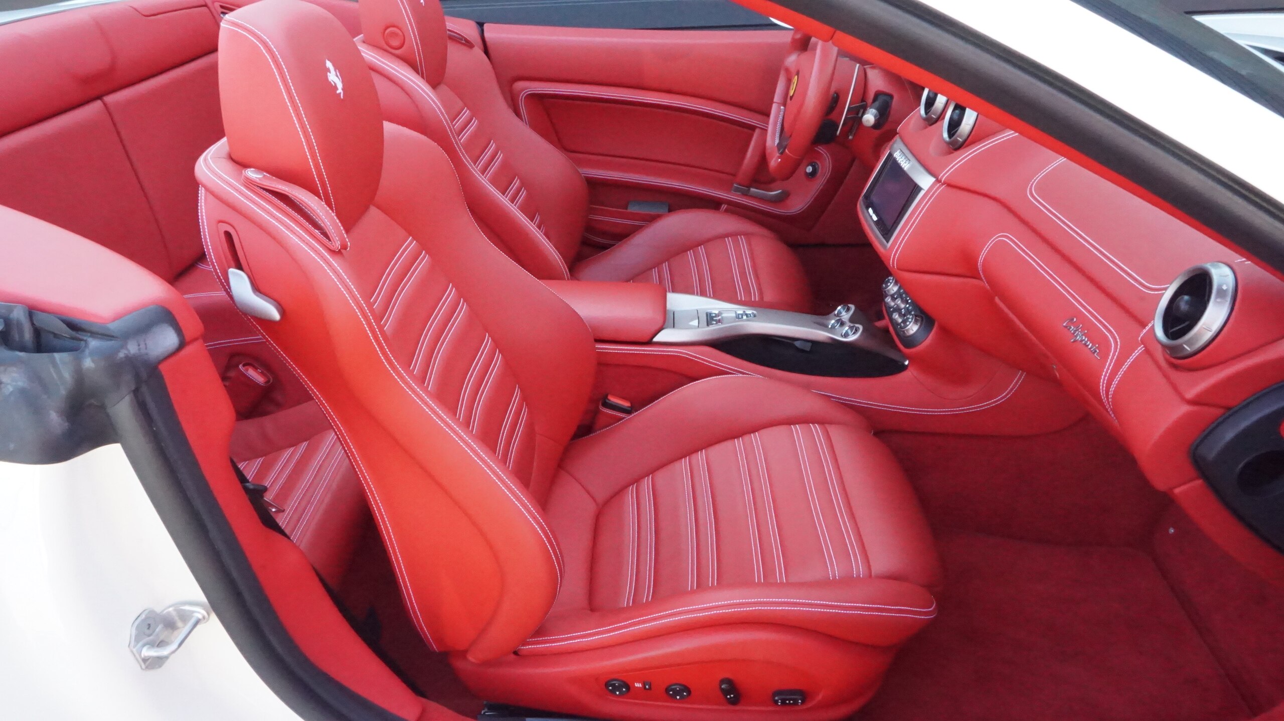 2013 Ferrari California 30 — Photo 14 / 19