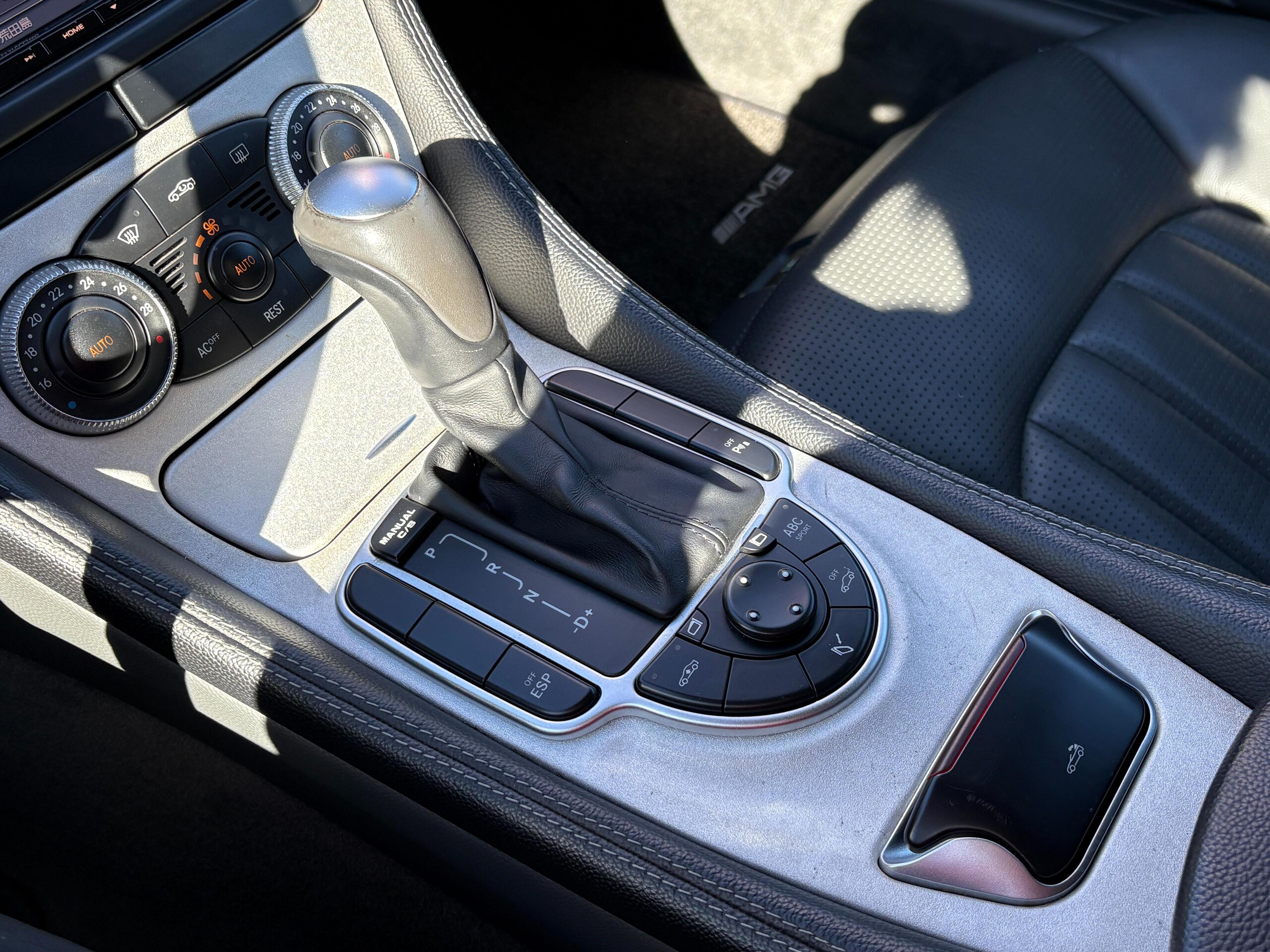 2004 Mercedes Benz SL55 AMG — Photo 11 / 19
