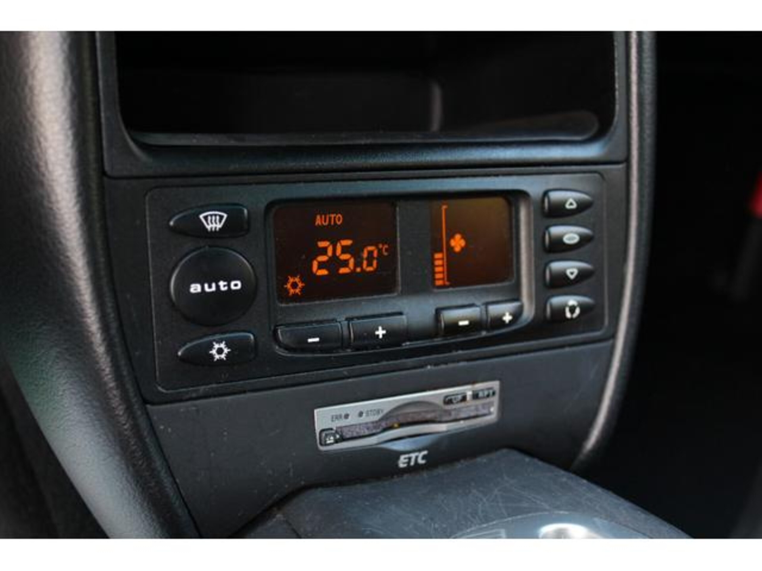 2002 Porsche 911 Carrera — Photo 10 / 18