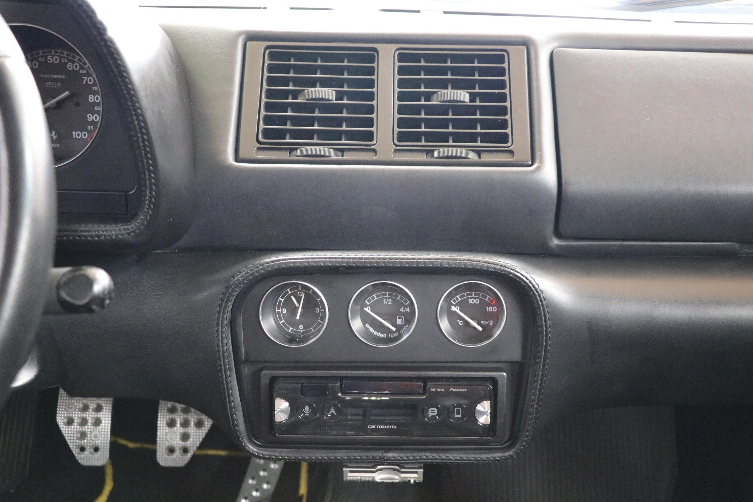 1994 Ferrari F355 Berlinetta — Photo 10 / 21