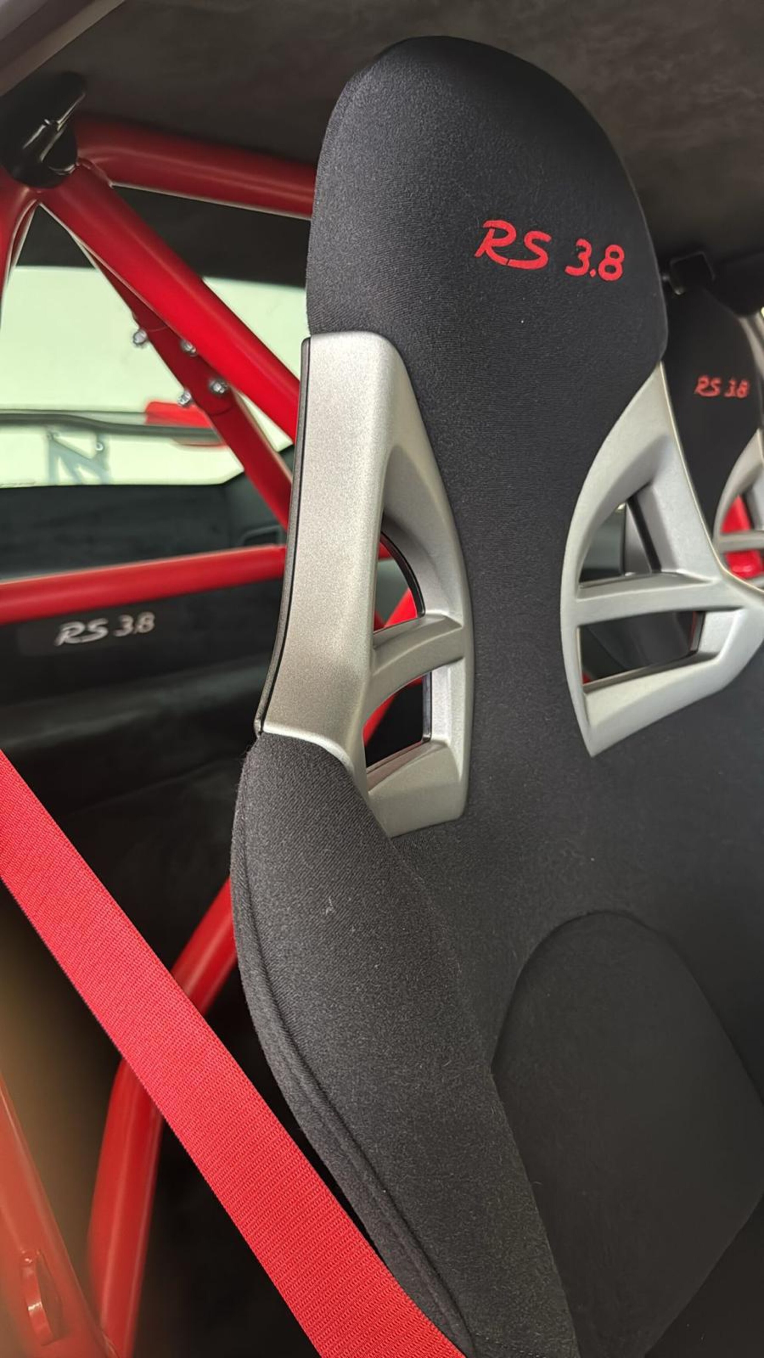 2011 Porsche 911 GT3 RS — Photo 25 / 40