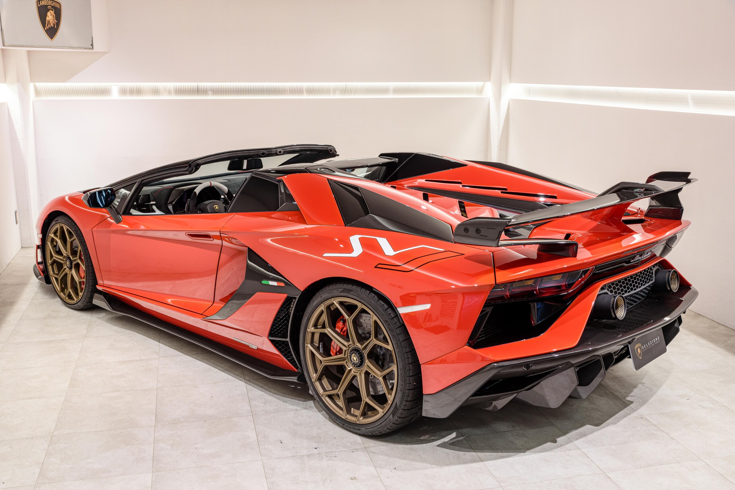 2021 Lamborghini Aventador SVJ Roadster — Photo 14 / 35