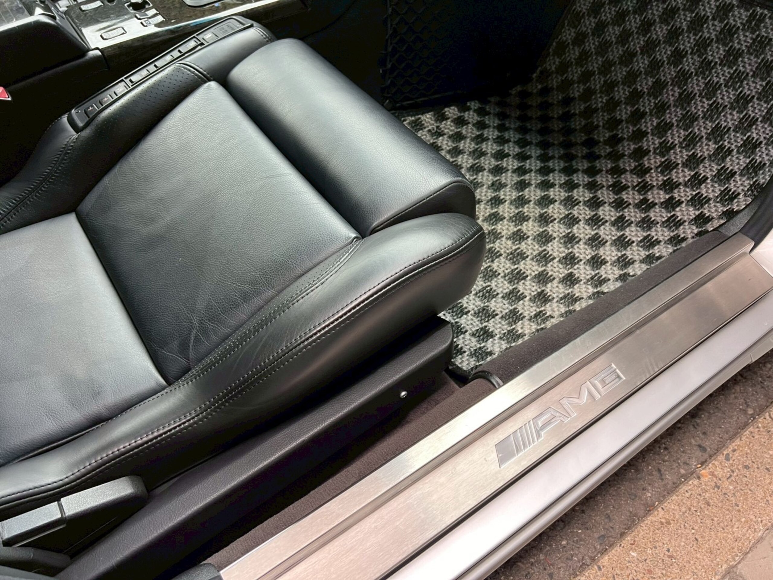 1995 Mercedes Benz E60 AMG — Photo 60 / 74