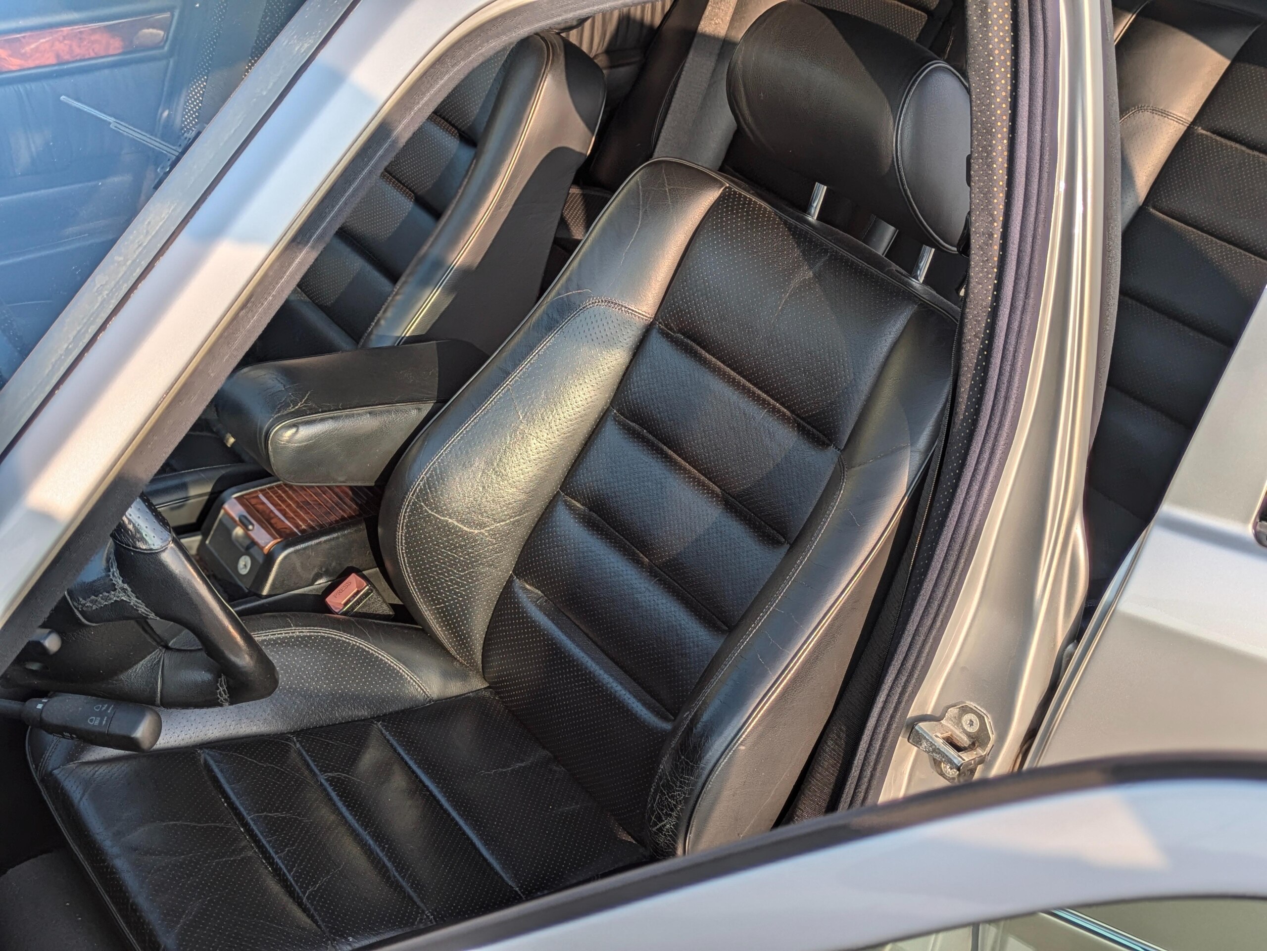 1994 Mercedes Benz E500 — Photo 9 / 15
