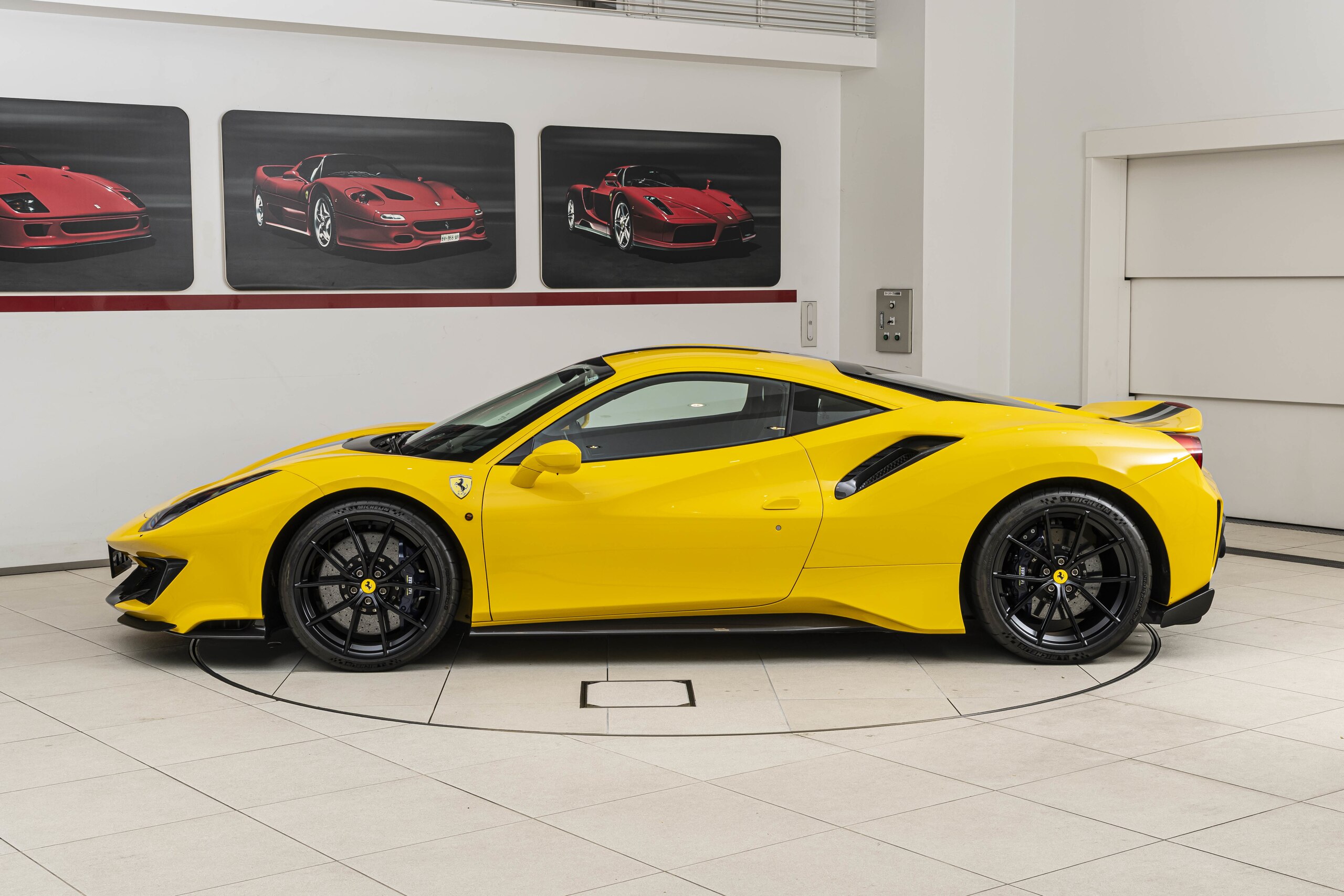 2019 Ferrari 488 Pista — Photo 6 / 17