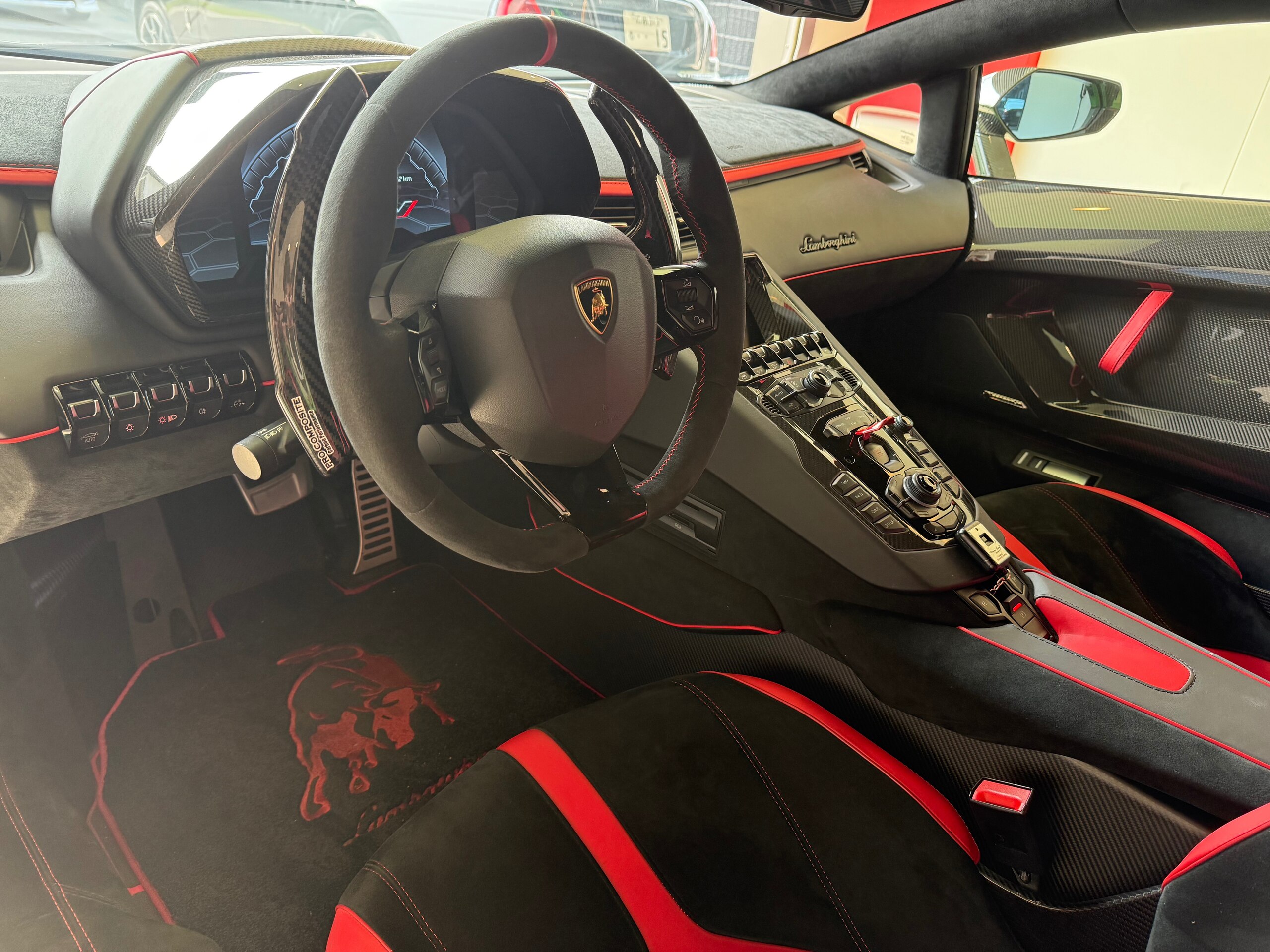 2019 Lamborghini Aventador SVJ — Photo 6 / 22