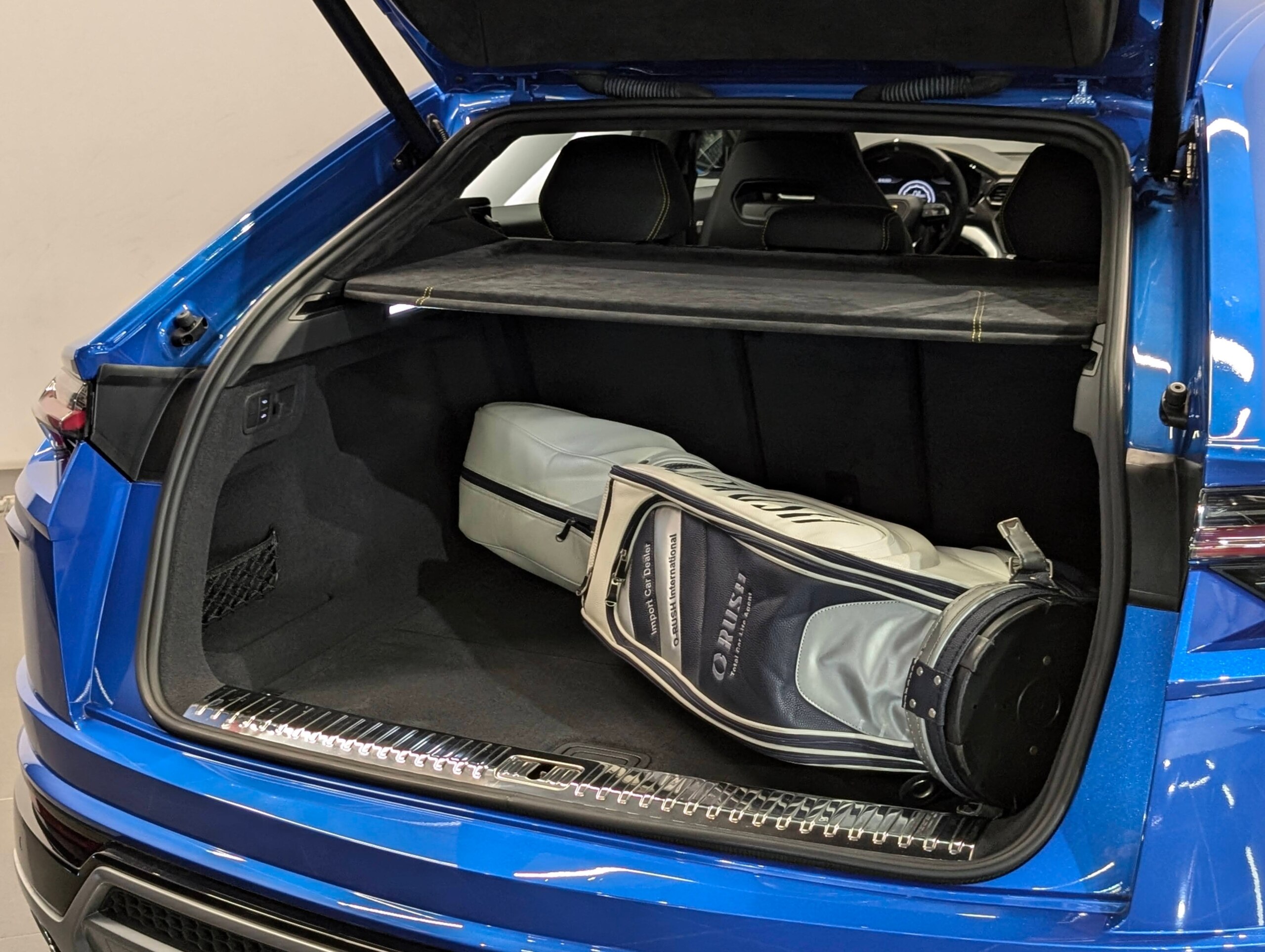2019 Lamborghini Urus — Photo 20 / 21