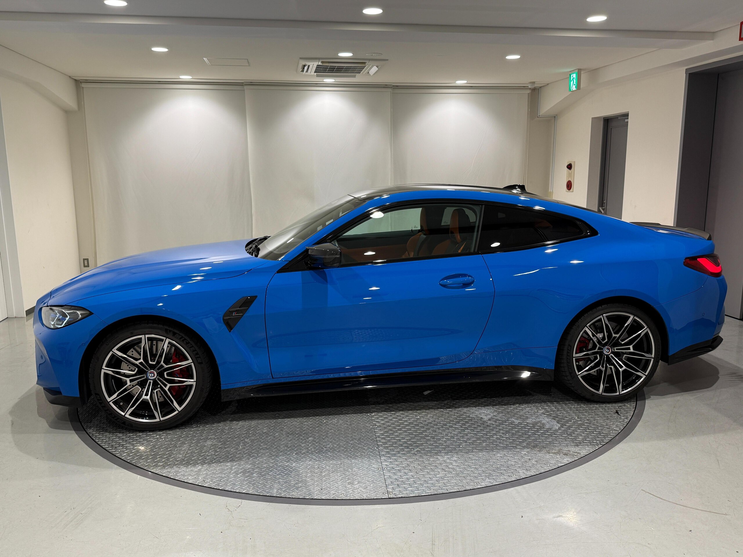 2022 BMW M4 Competition — Photo 6 / 26