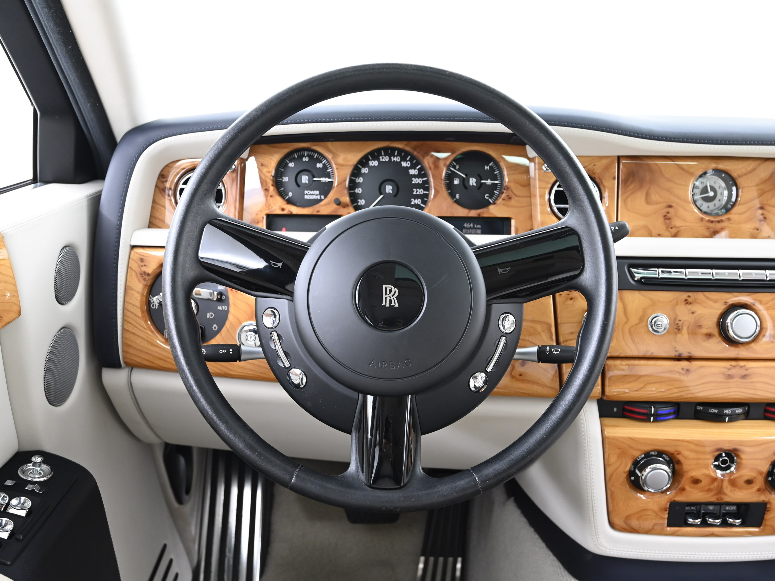 2015 Rolls-Royce Phantom — Photo 10 / 27
