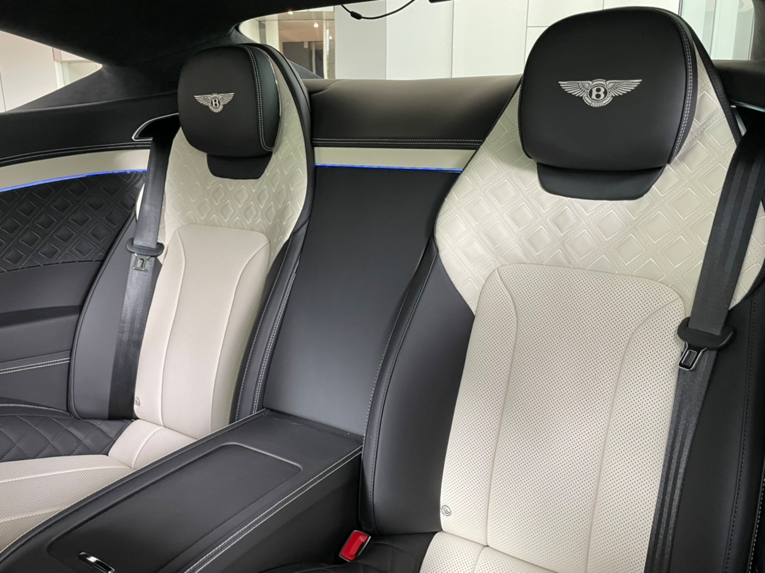 2023 Bentley Continental GT 4.0 — Photo 13 / 23