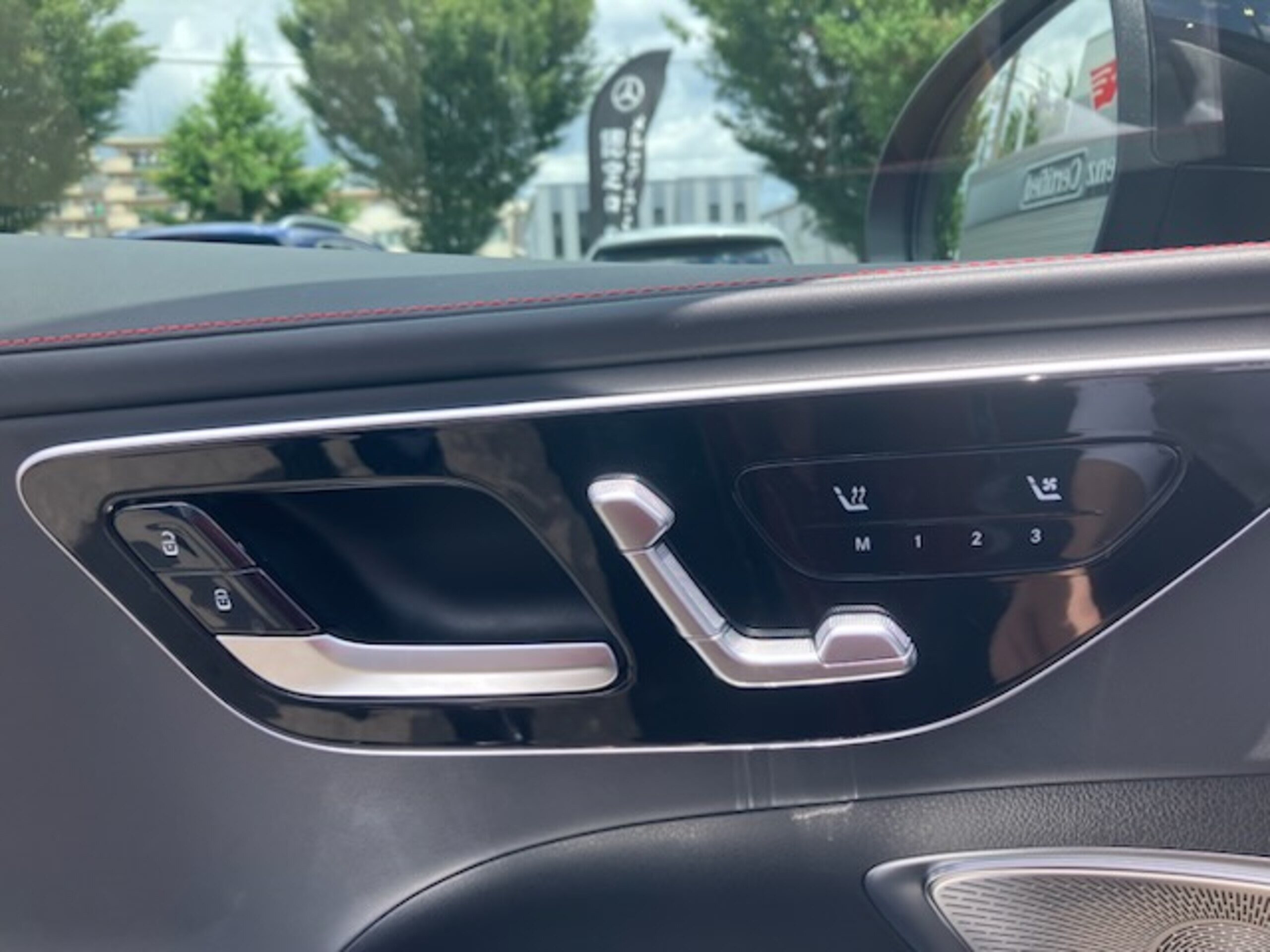2025 Mercedes Benz C43 AMG — Photo 9 / 19