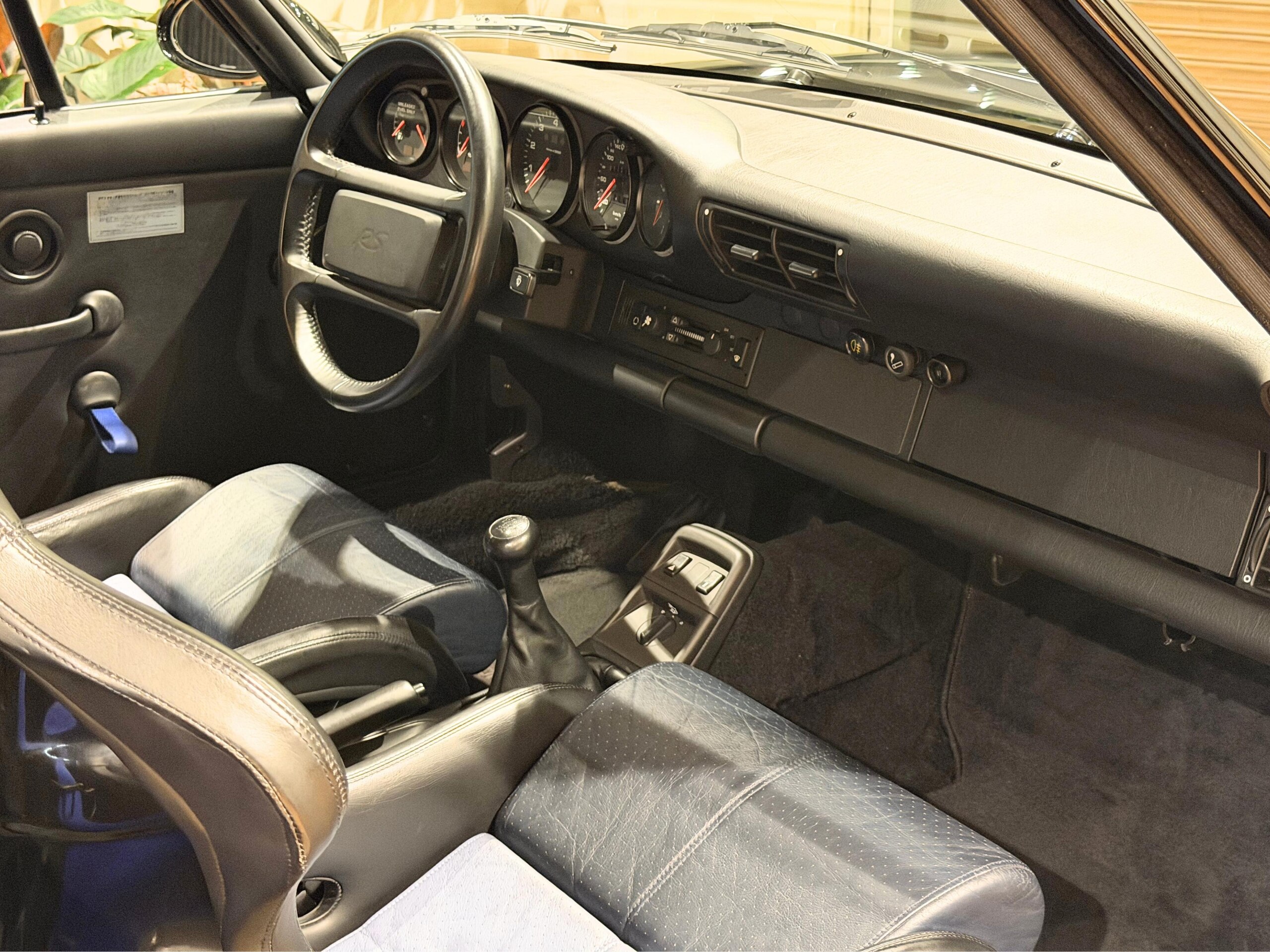 1992 Porsche 911 Carrera RS — Photo 12 / 15