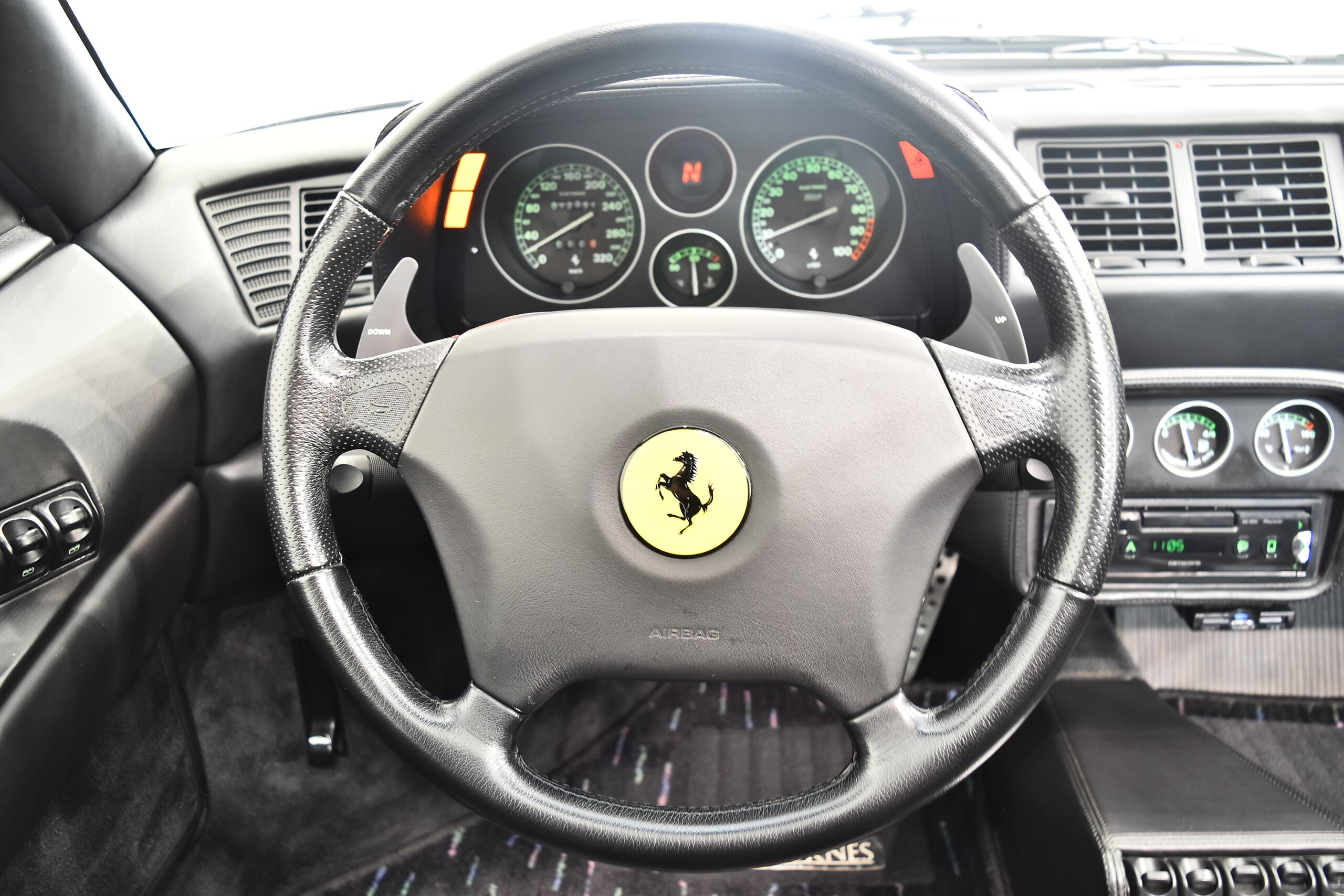 2000 Ferrari F355 GTS — Photo 9 / 17
