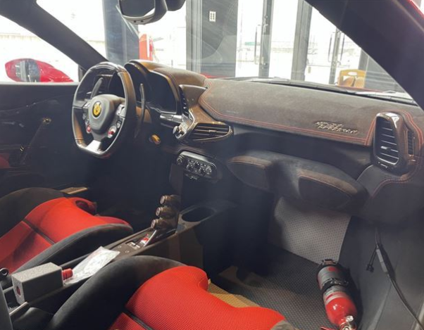 2015 Ferrari 458 Speciale — Photo 12 / 16