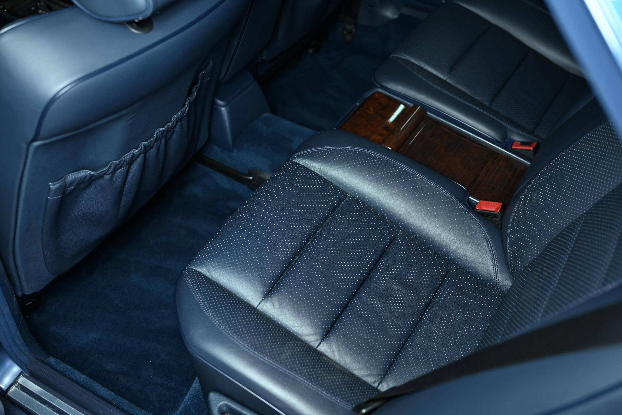 1994 Mercedes Benz E500 — Photo 38 / 74