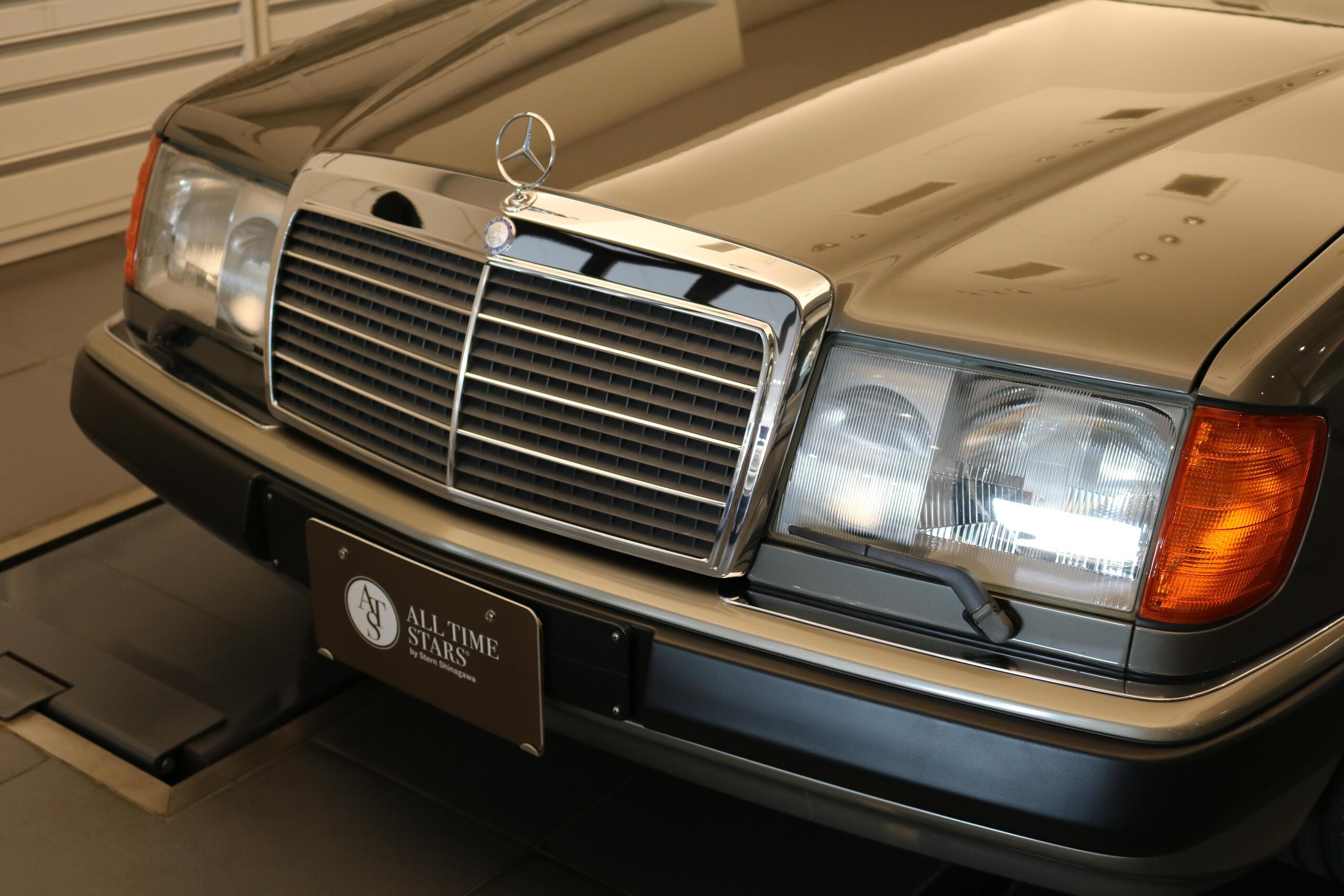 1991 Mercedes Benz 300CE-24 — Photo 7 / 19