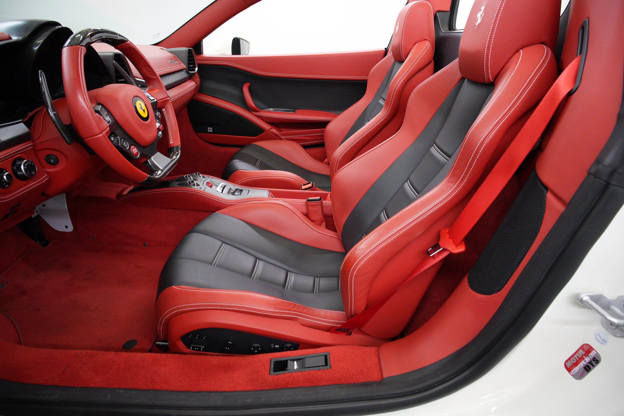 2013 Ferrari 458 Spider — Photo 6 / 34