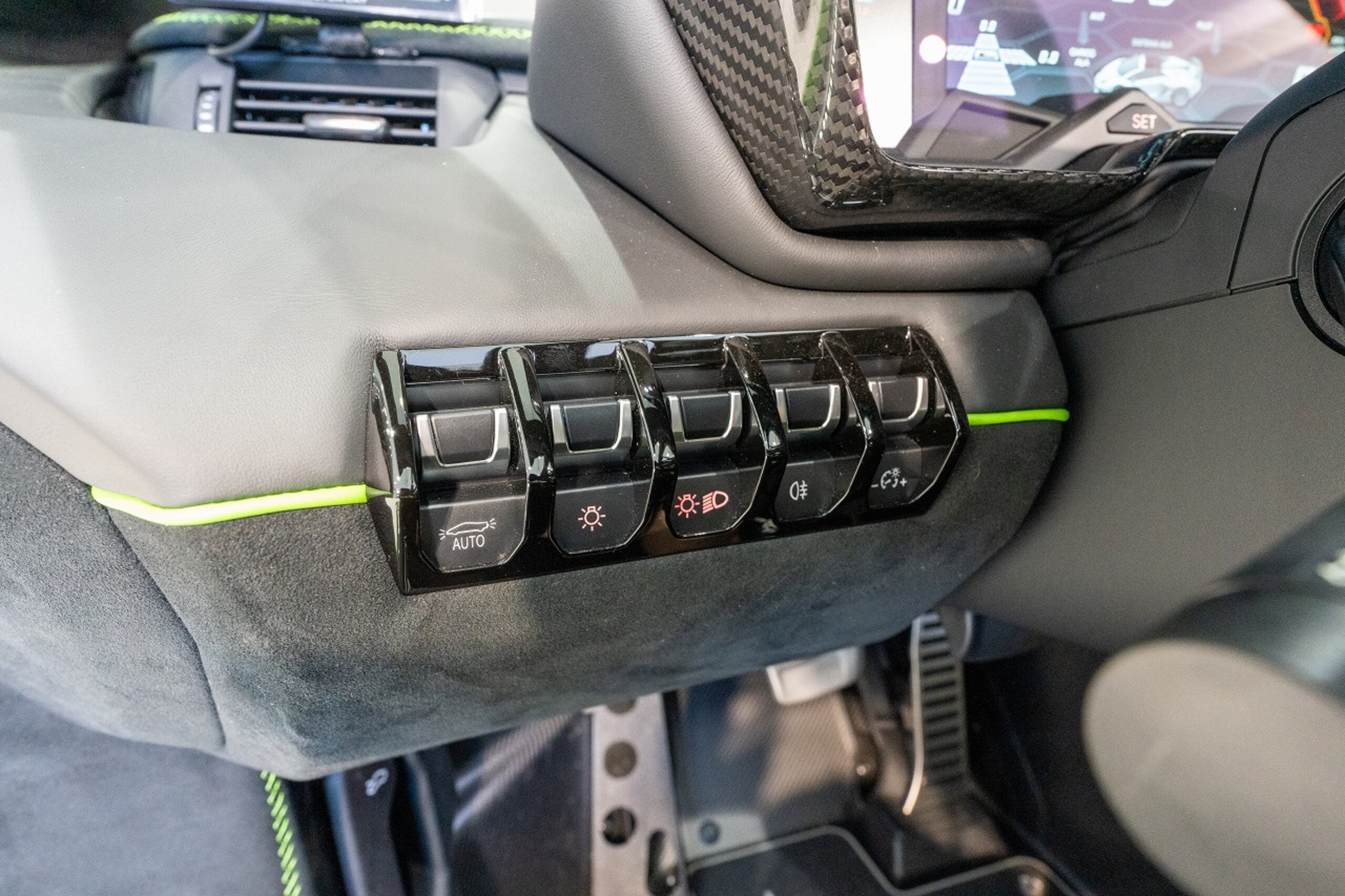 2021 Lamborghini Aventador SVJ Roadster — Photo 10 / 21