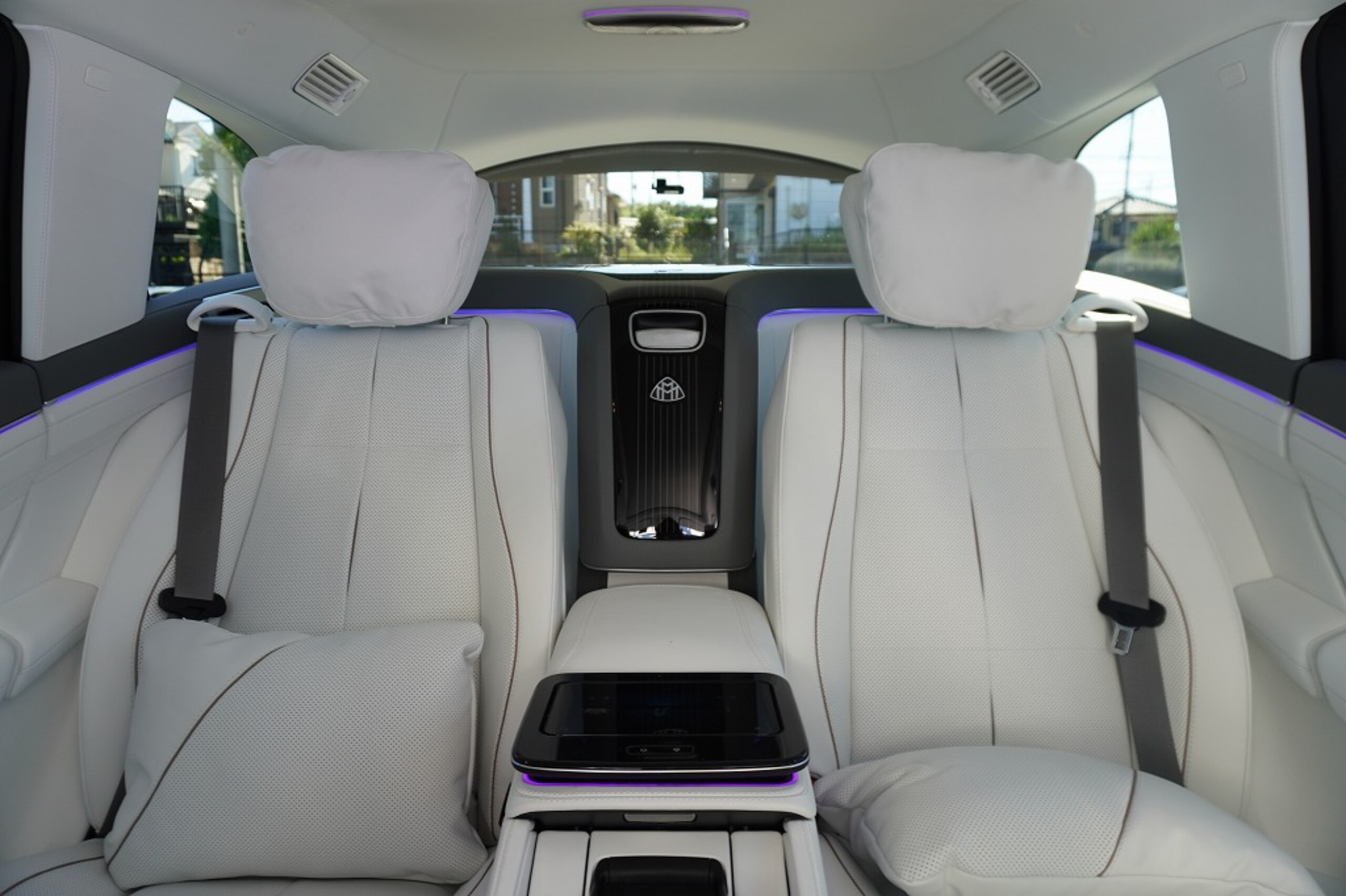 2023 Mercedes Benz Maybach GLS 600 4Matic — Photo 29 / 35