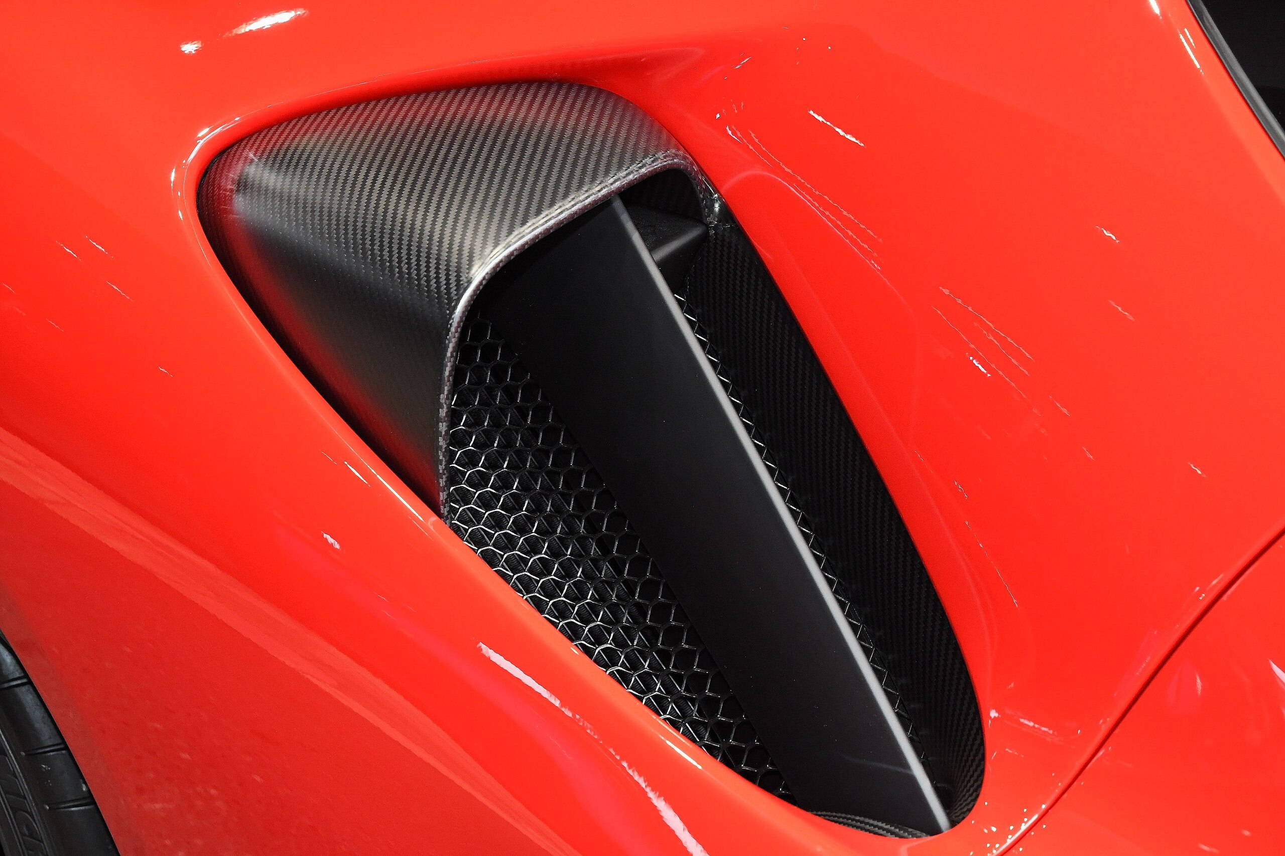 2026 Ferrari SF90 XX Stradale Tailor Made — Photo 15 / 63