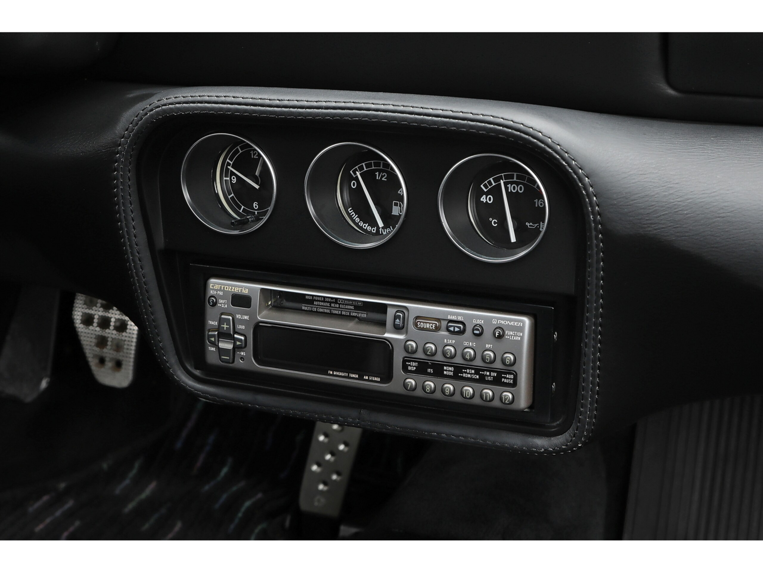 1995 Ferrari F355 Berlinetta — Photo 38 / 39