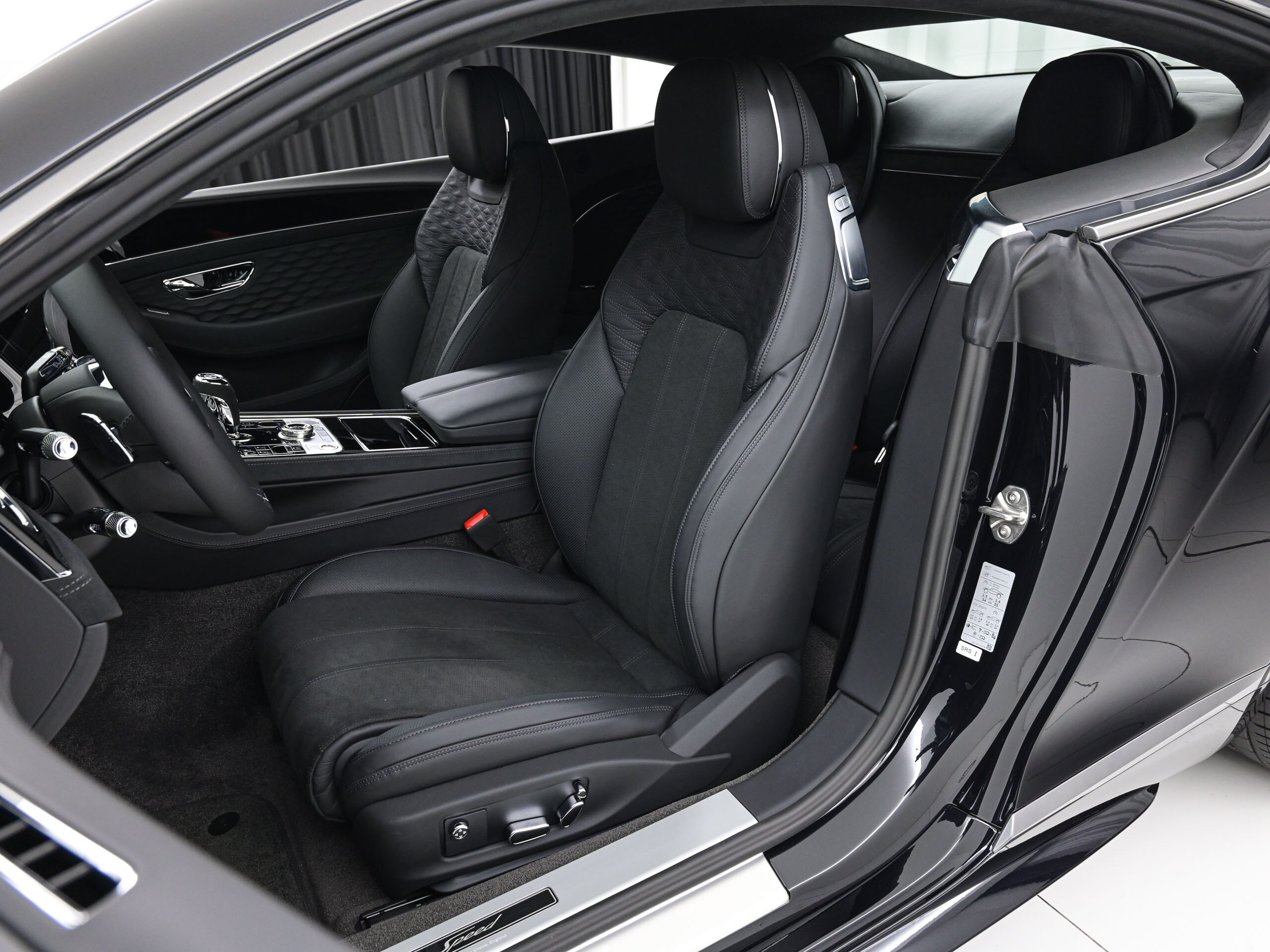 2025 Bentley Continental GT Speed — Photo 7 / 17