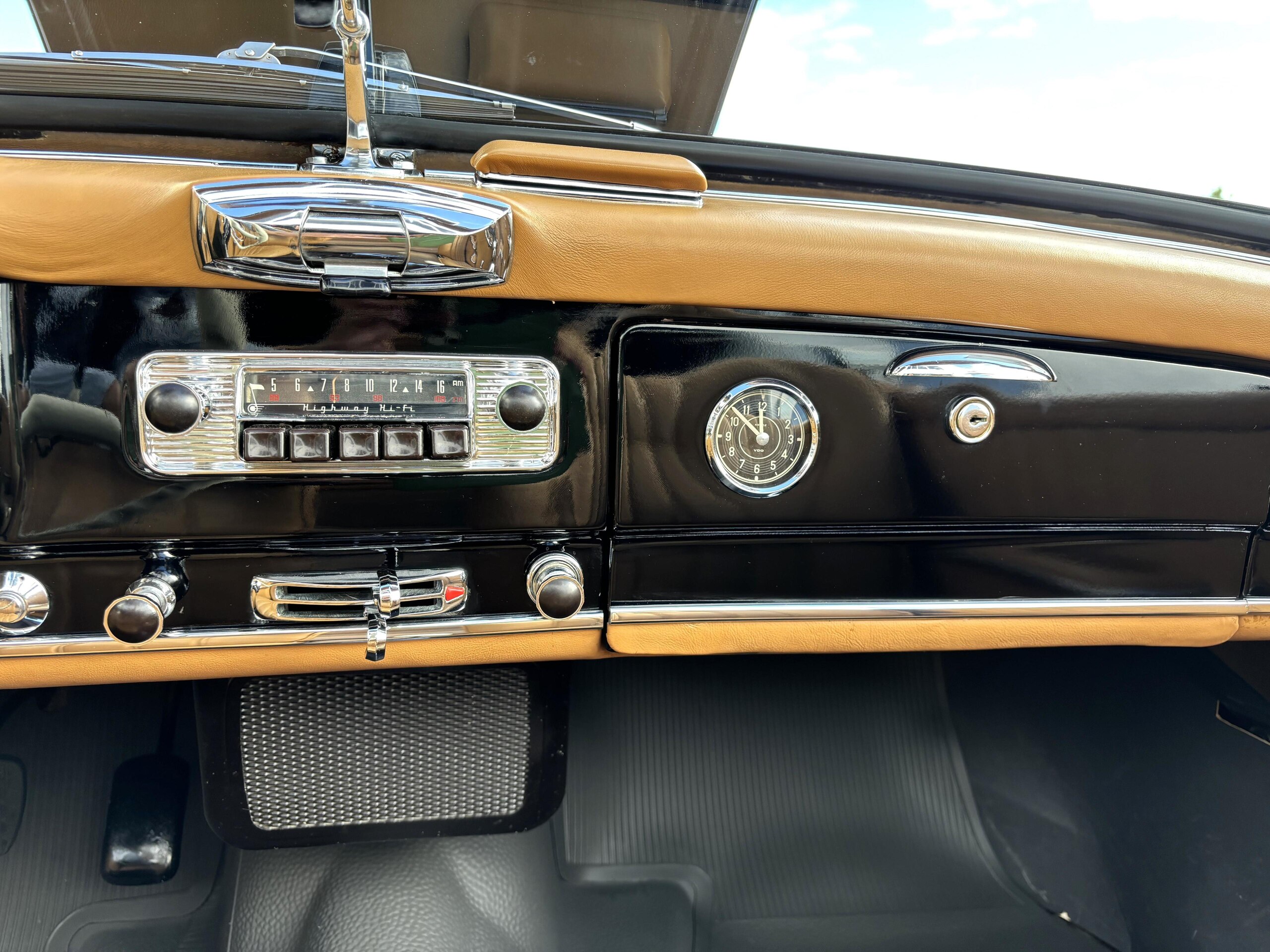 1959 Mercedes Benz 190SL — Photo 13 / 17