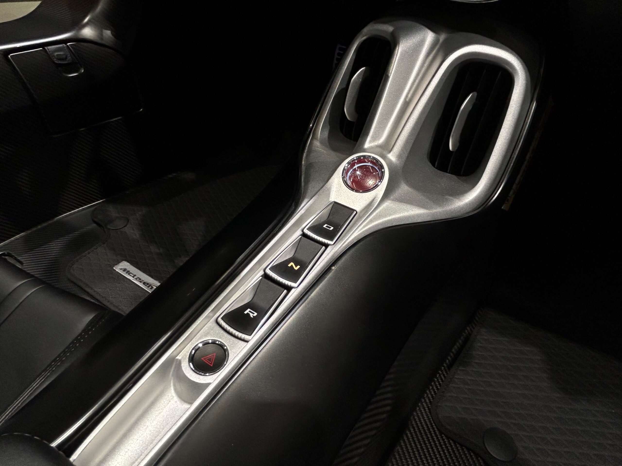 2021 McLaren Elva — Photo 12 / 20
