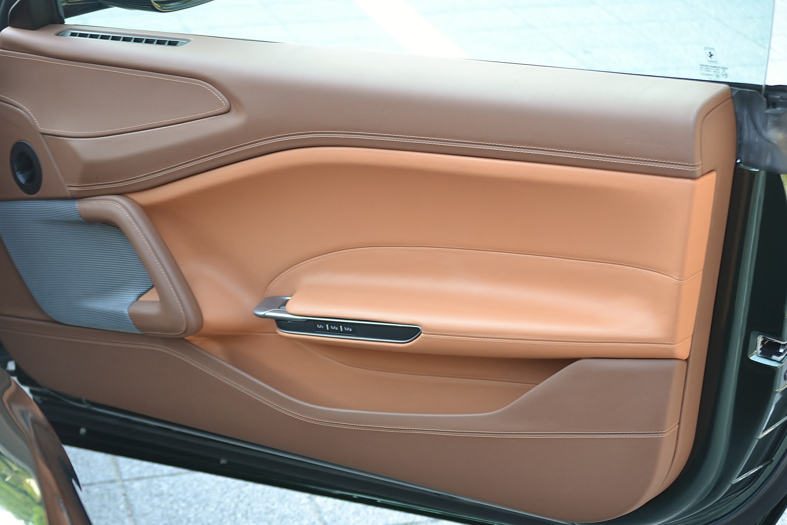 2019 Ferrari GTC4Lusso — Photo 28 / 34