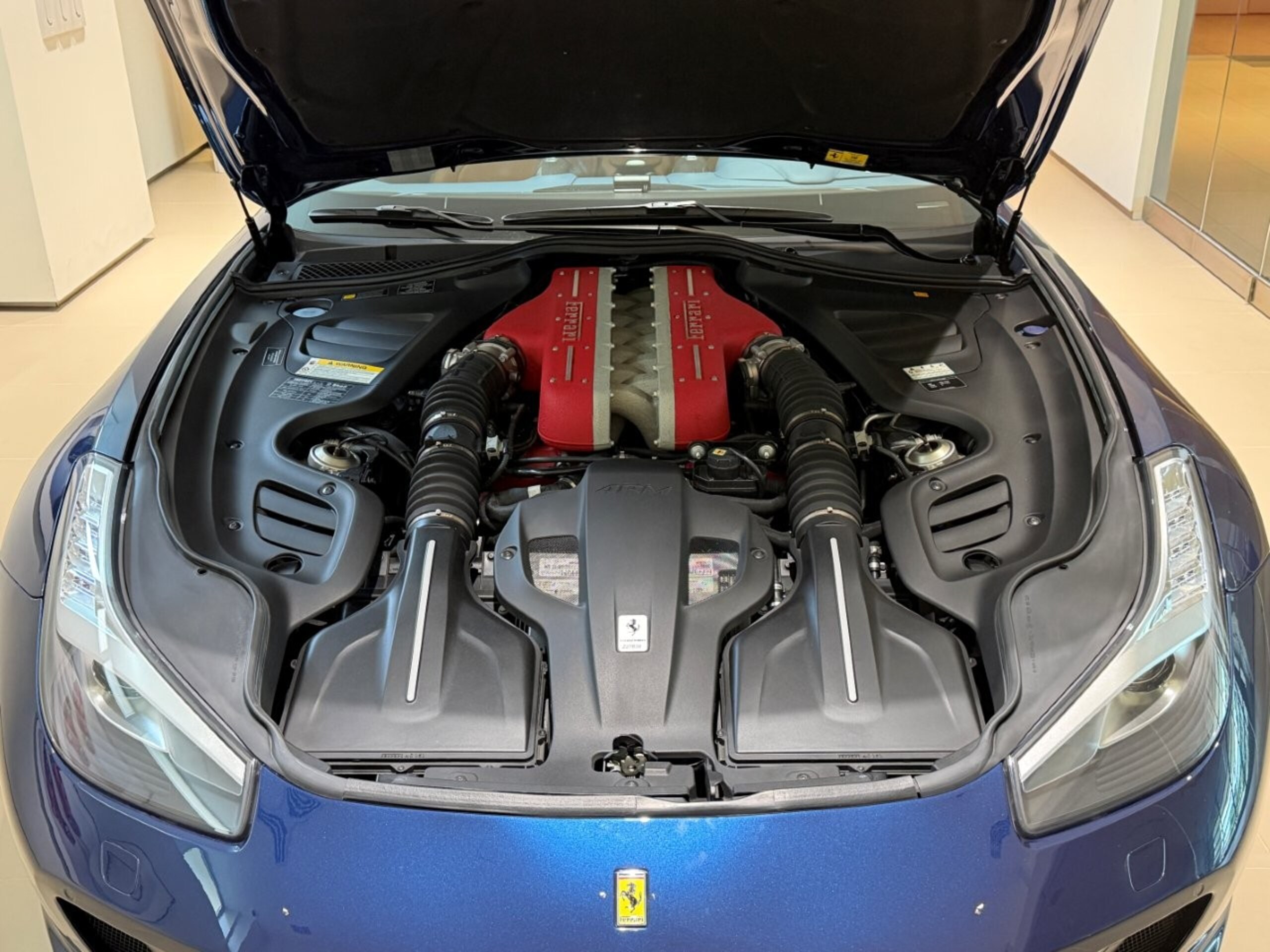 2017 Ferrari GTC4Lusso — Photo 17 / 19