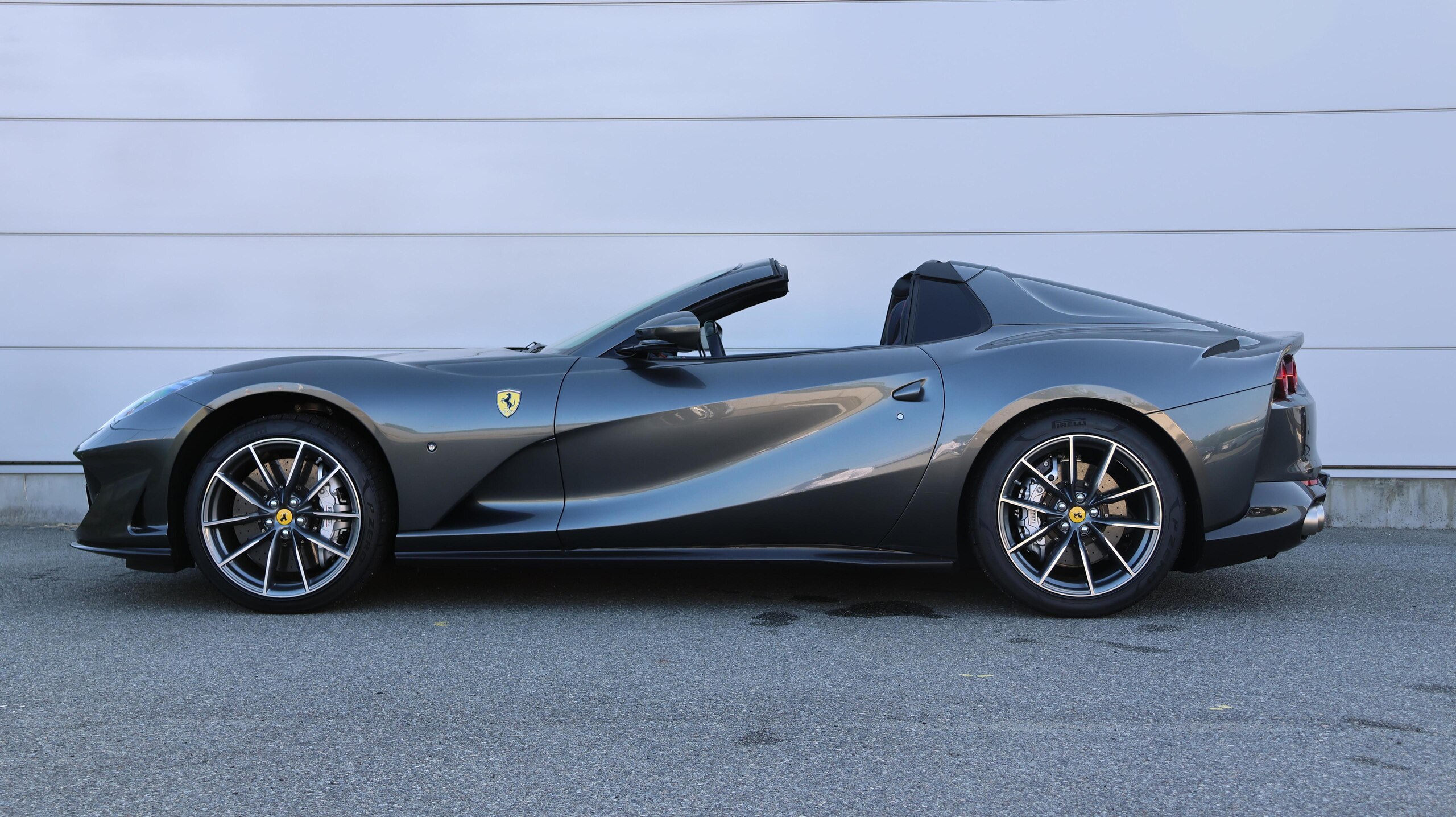 2021 Ferrari 812GTS — Photo 32 / 38