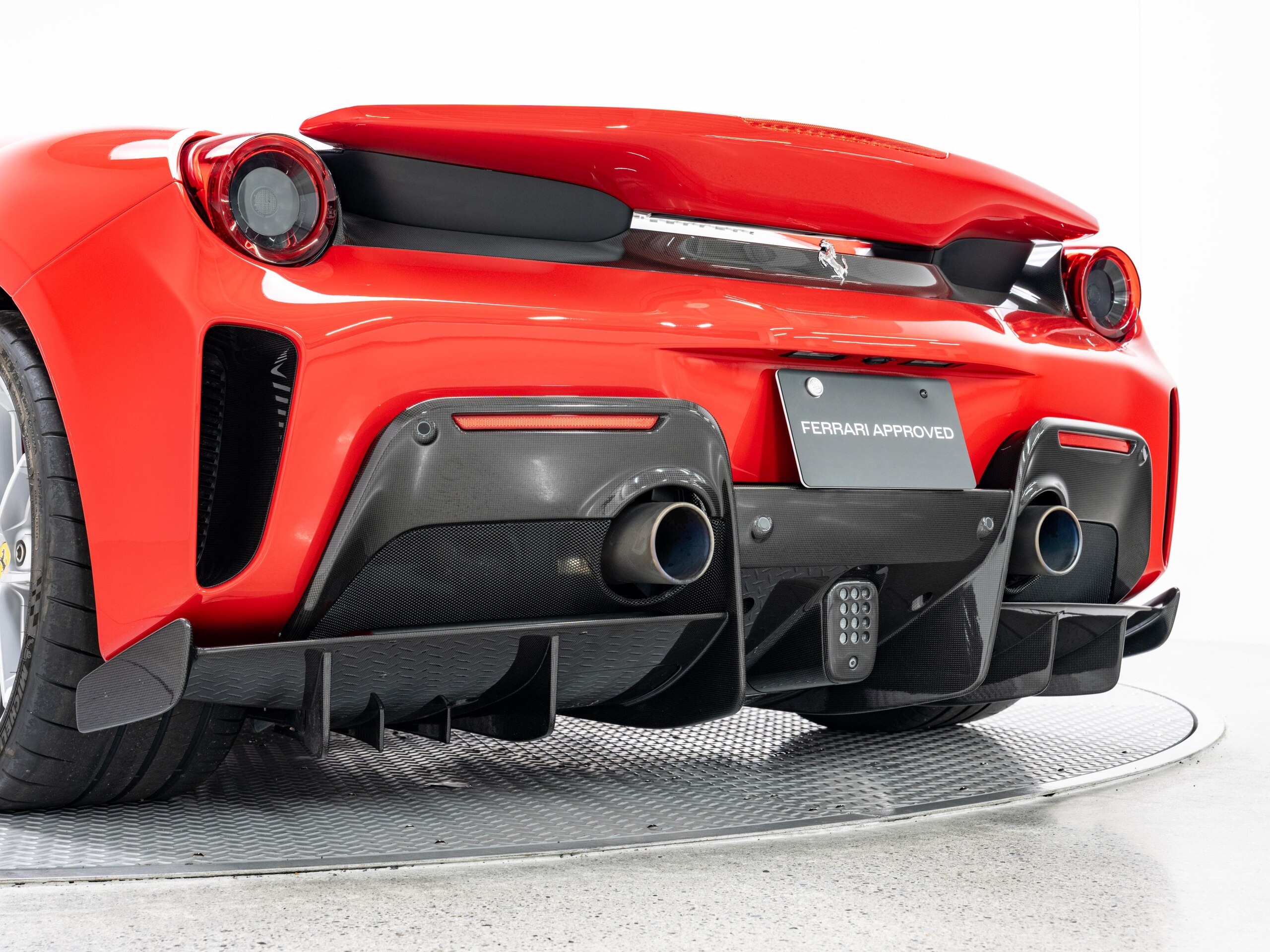 2019 Ferrari 488 Pista — Photo 22 / 26