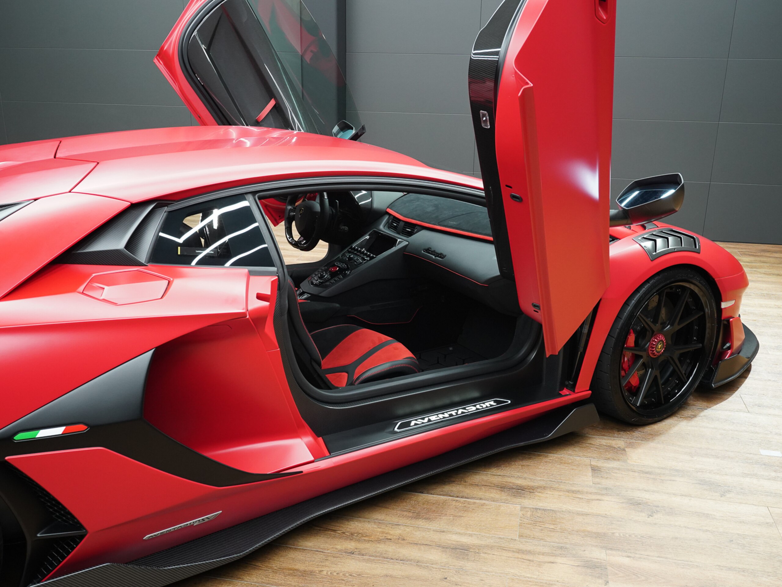 2021 Lamborghini Aventador SVJ — Photo 70 / 74