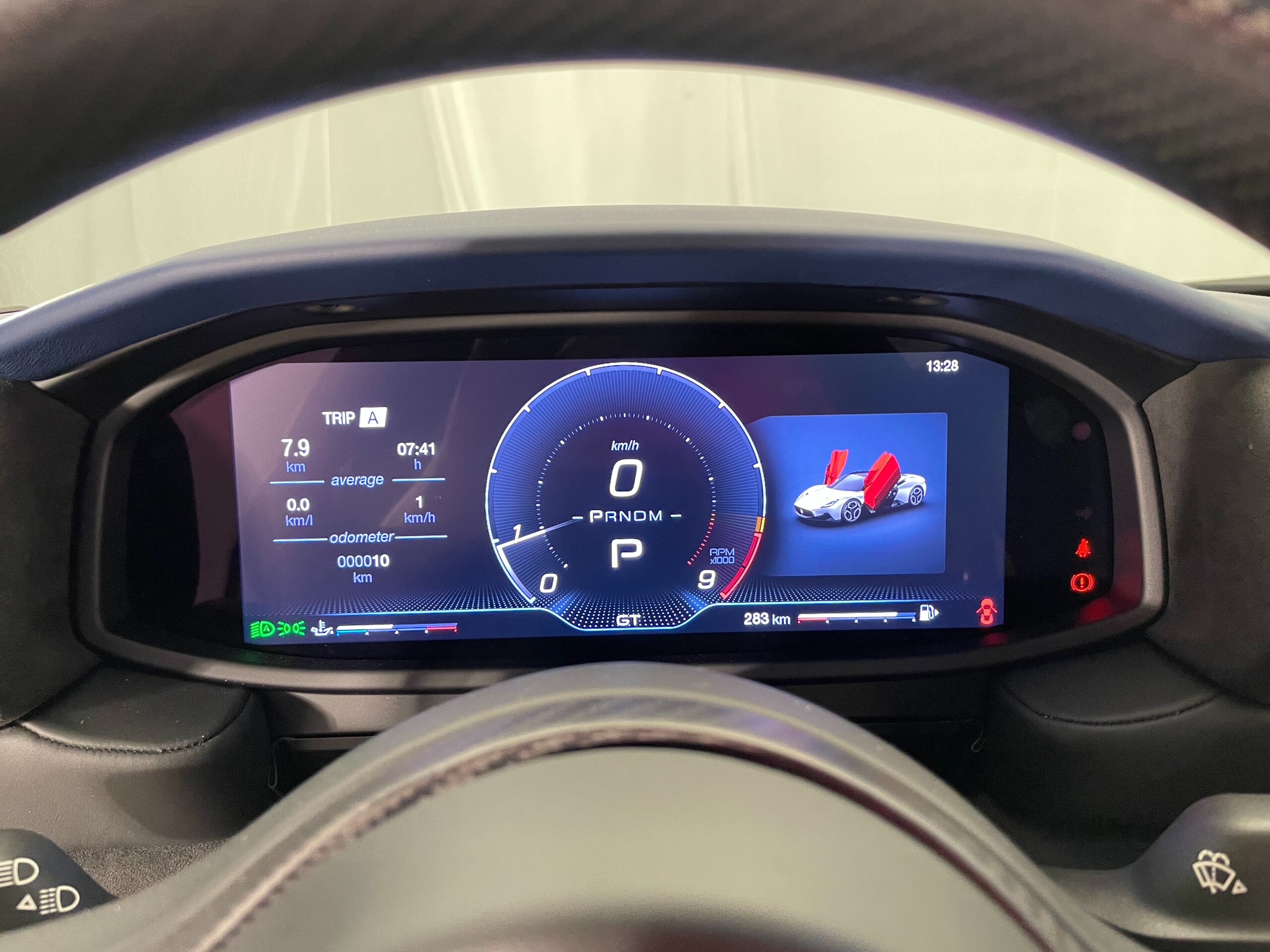2022 Maserati MC20 — Photo 6 / 9