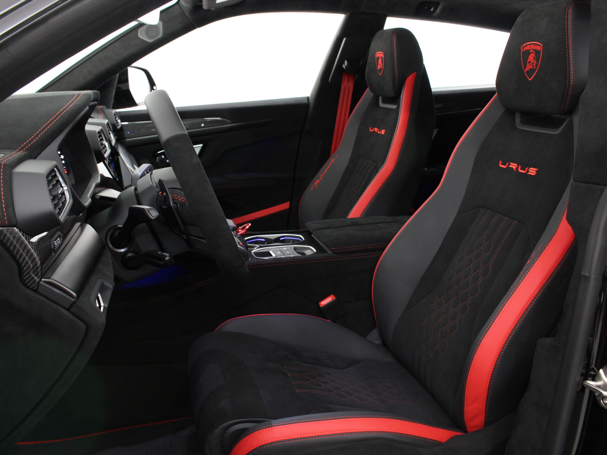 2024 Lamborghini Urus Performante — Photo 10 / 27