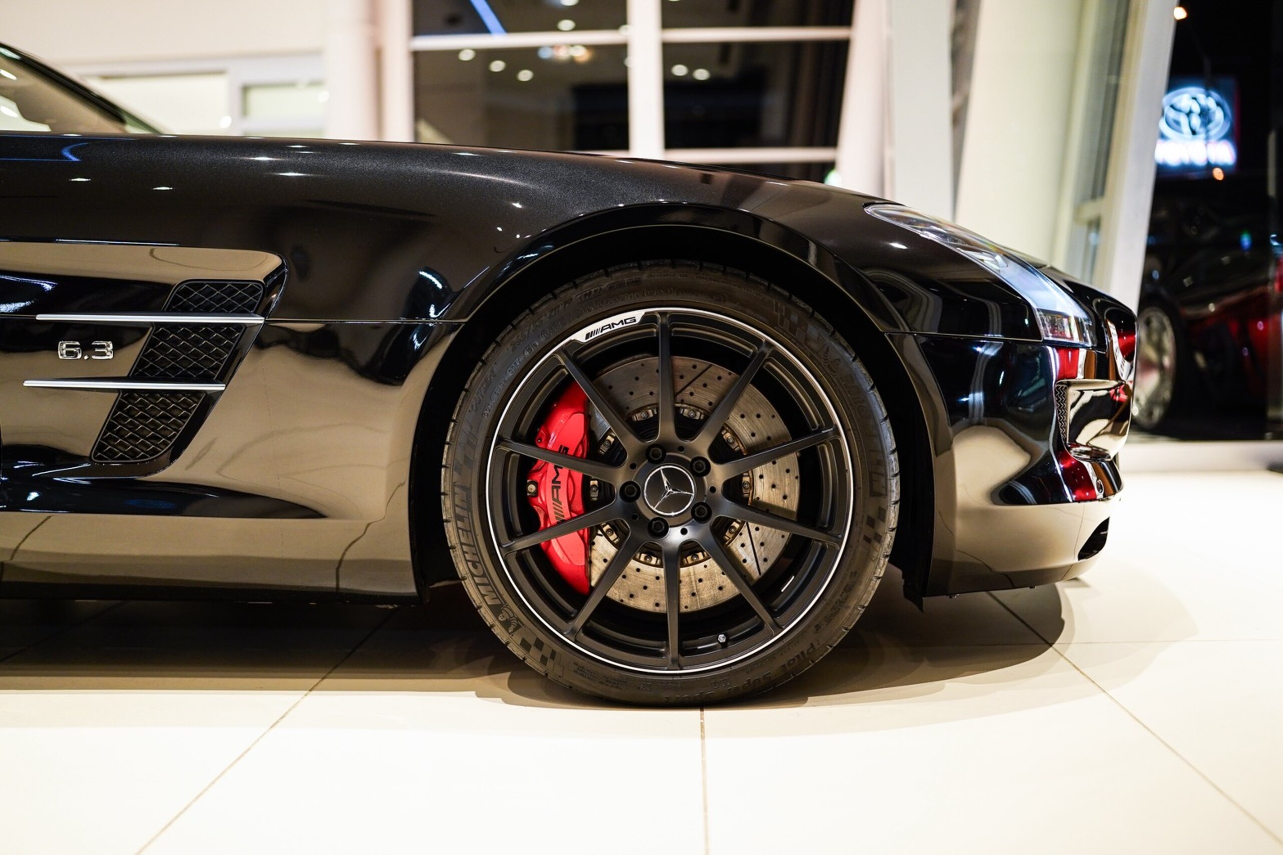 2013 Mercedes Benz SLS AMG Roadster — Photo 19 / 20