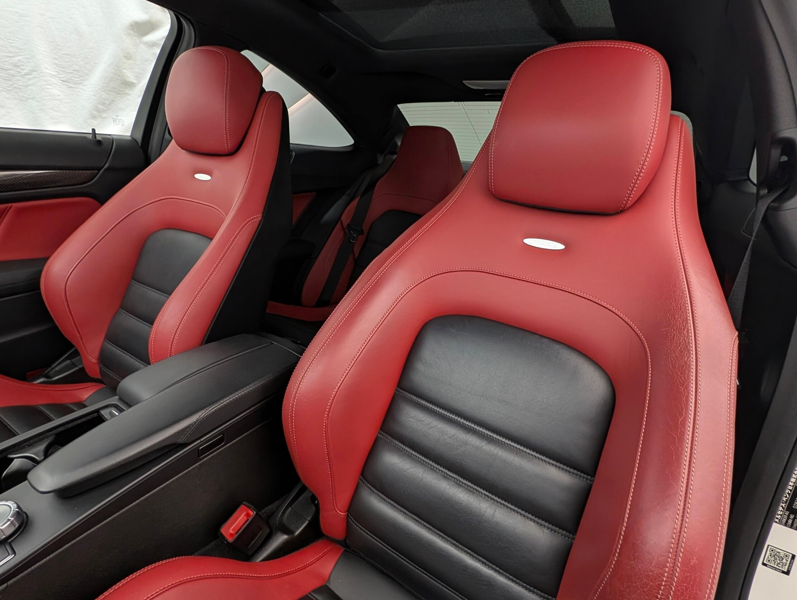 2012 Mercedes Benz C63 AMG — Photo 10 / 21
