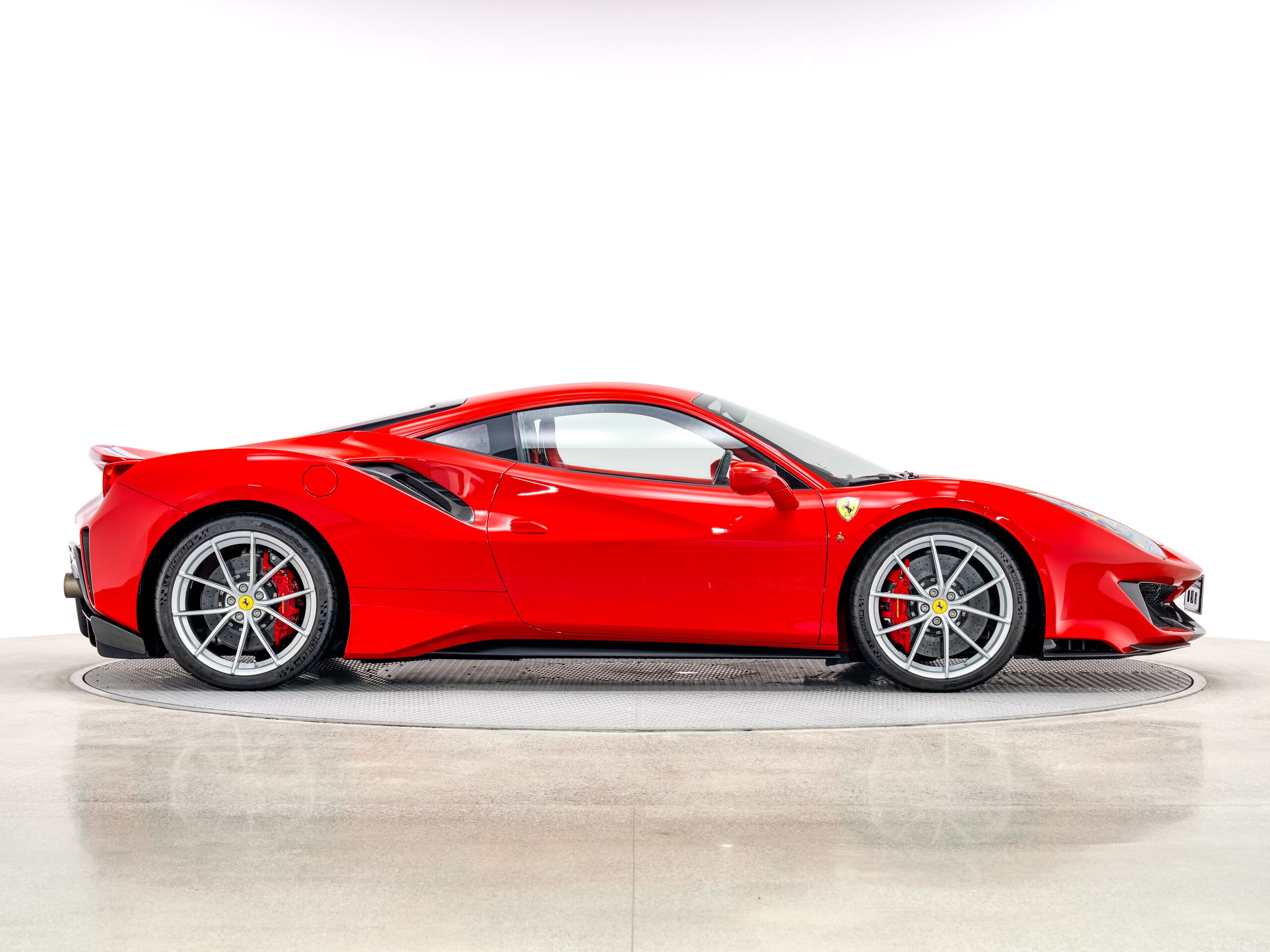 2019 Ferrari 488 Pista — Photo 11 / 26